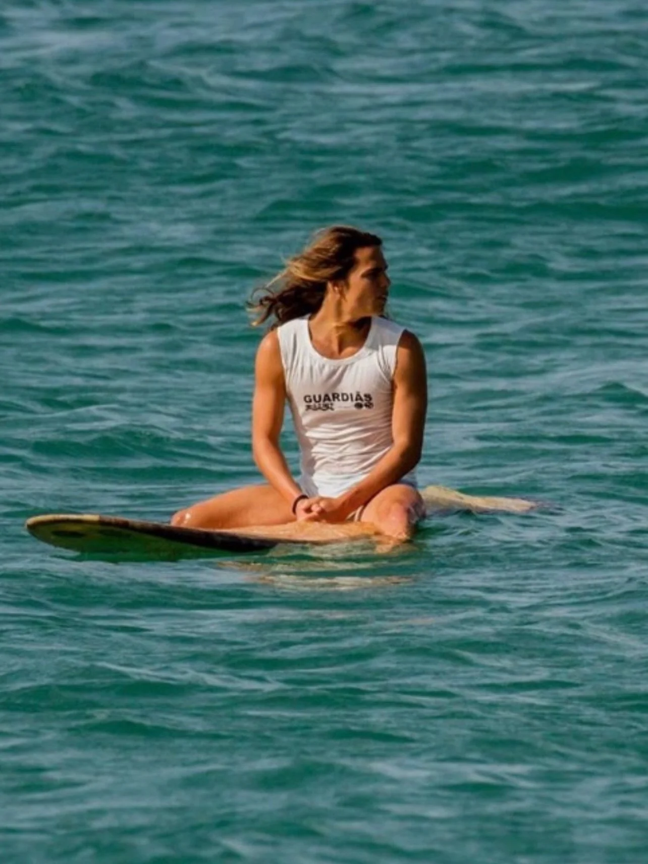 As imagens de @swellnobrega seguem ecoando por aqui. 💙
N&atilde;o apenas registram &mdash; despertam. Transformam o olhar sobre o oceano e o impacto das nossas escolhas.Arte, consci&ecirc;ncia e a&ccedil;&atilde;o. 
Obrigada por disponibilizar este 