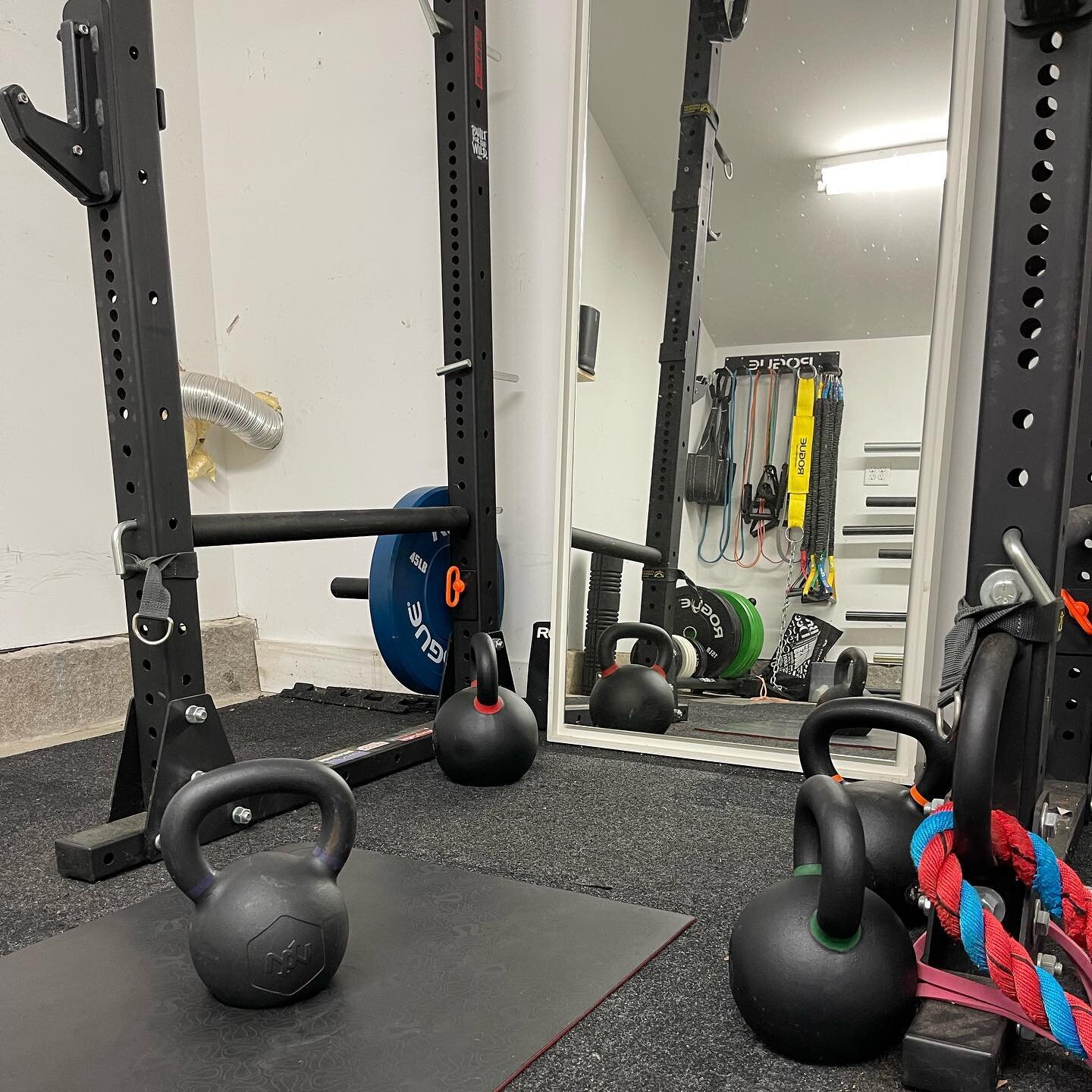 Rinse and repeat with moderate intensity daily. Anything you want get good at requires daily repeated action. Thank you to @kettlebellgrant and @richbihl for excellent coaching toward weekly results
