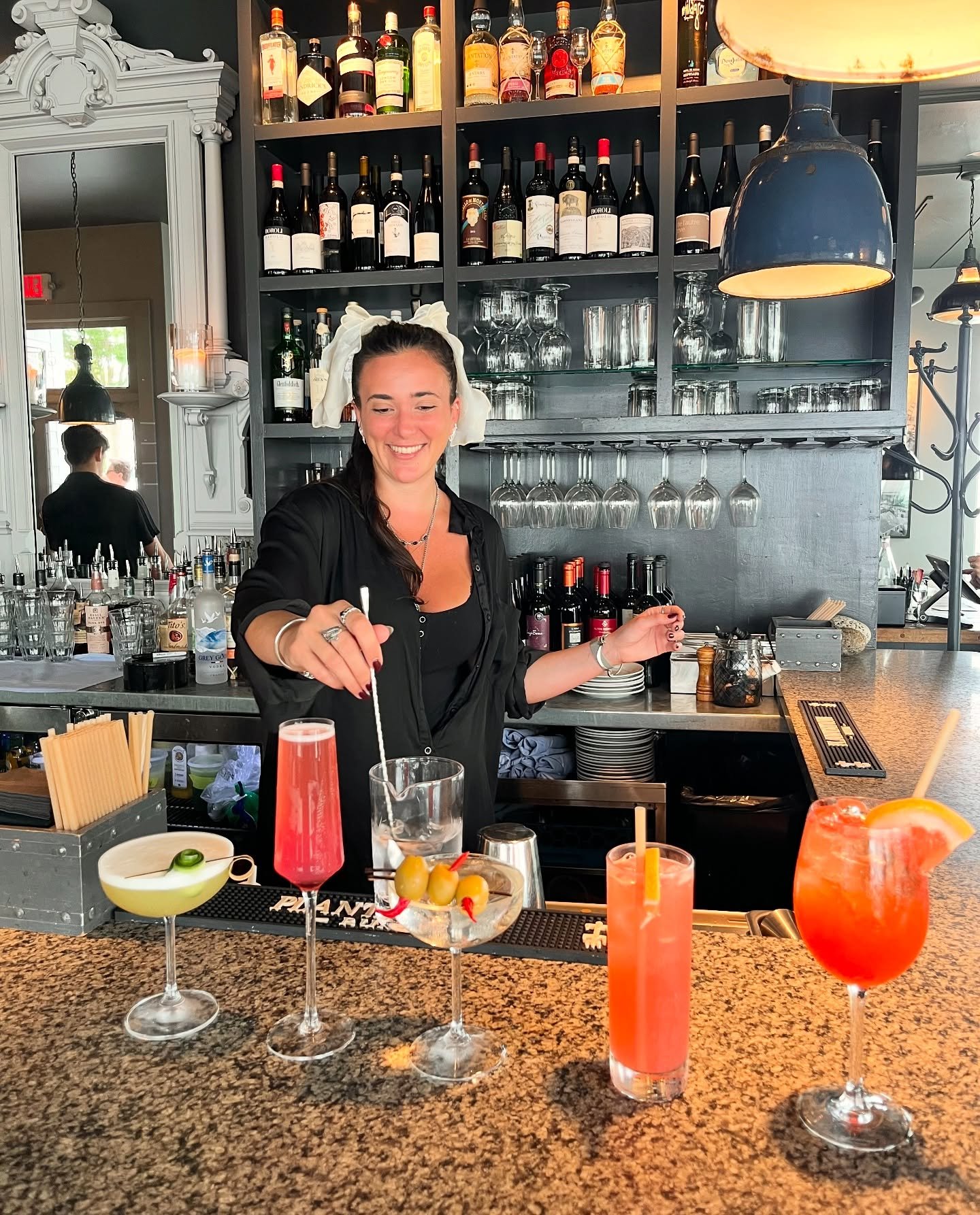 Sunday funday! 🥂🍸🍹
&bull;
&bull;
&bull;
&bull;
#featherandwedge #newengland #restaurant #rockportma #capeannma #northshorema #oceanviews #restaurantbythesea #sundayfunday #cocktails