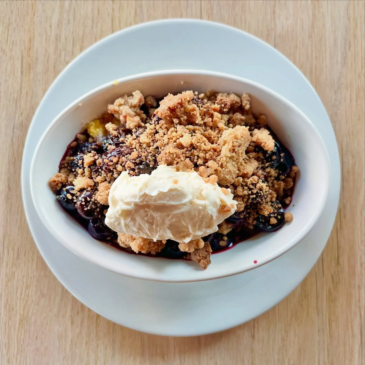 Our newest dessert!

Sweet corn spoonbread with blueberry compote, brown sugar streusel, and maple mascarpone🤤
&bull;
&bull;
&bull;
&bull;
#featherandwedge #newengland #restaurant #rockportma #capeannma #northshorema #oceanviews #restaurantbythesea 