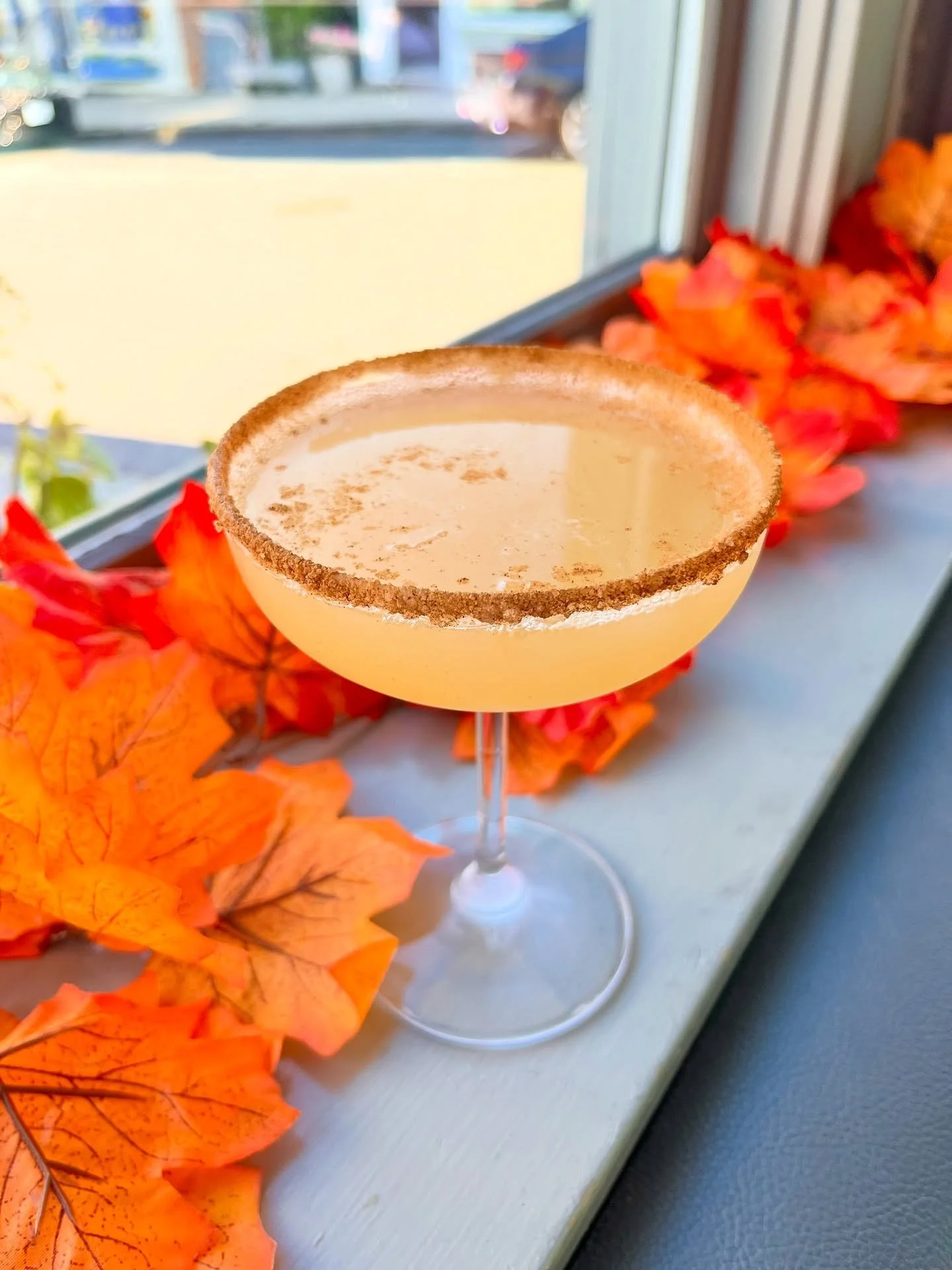Our newest fall cocktail!🍁🍂

Cider &amp; Spice martini -vodka, apple cider, spiced pear liqueur, lemon and a cinnamon sugar rim! 
&bull;
&bull;
&bull;
&bull;
#featherandwedge #newengland #restaurant #rockportma #capeannma #northshorema #oceanviews 