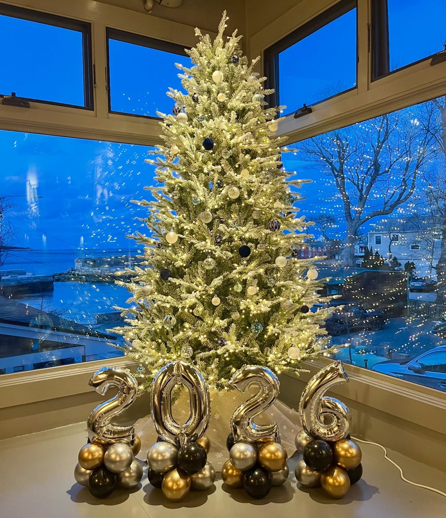 Happy New Year&rsquo;s Eve!🪩

Thank you to everyone who made 2025 such a successful year for F&amp;W and we can&rsquo;t wait to see what 2026 has planned for us!✨🥂