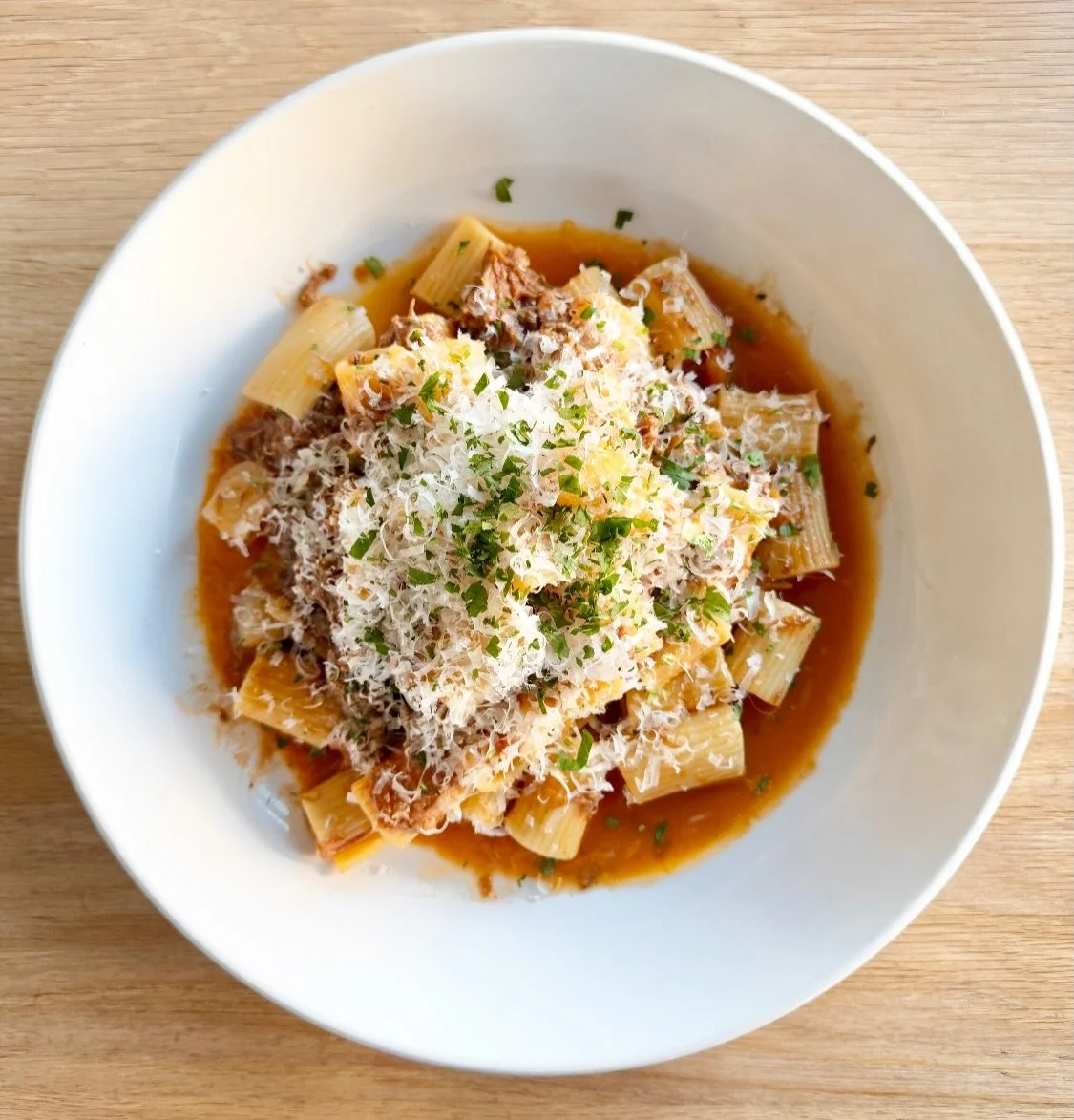 We have two specials this week!😍

*Chef&rsquo;s special-rigatoni with short rib rag&ugrave; and pickled cipollini onions 
*Gl&uuml;hwein cocktail special- mulled wine, with house-spiced rum, and orange and cinnamon 

Available all weekend!