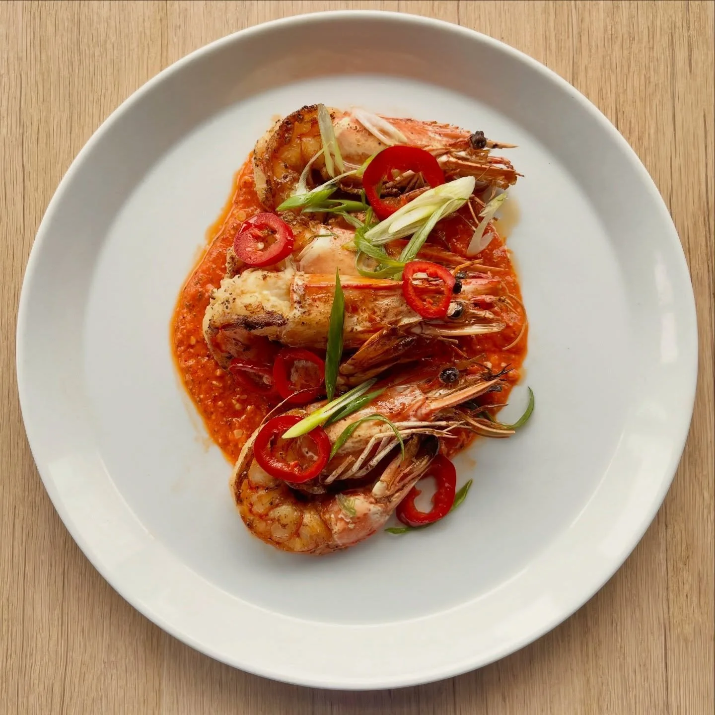 A fan favorite!🦐

Roasted prawns with calabrian chili, saffron and romesco

Come try one of our best selling dishes!😍