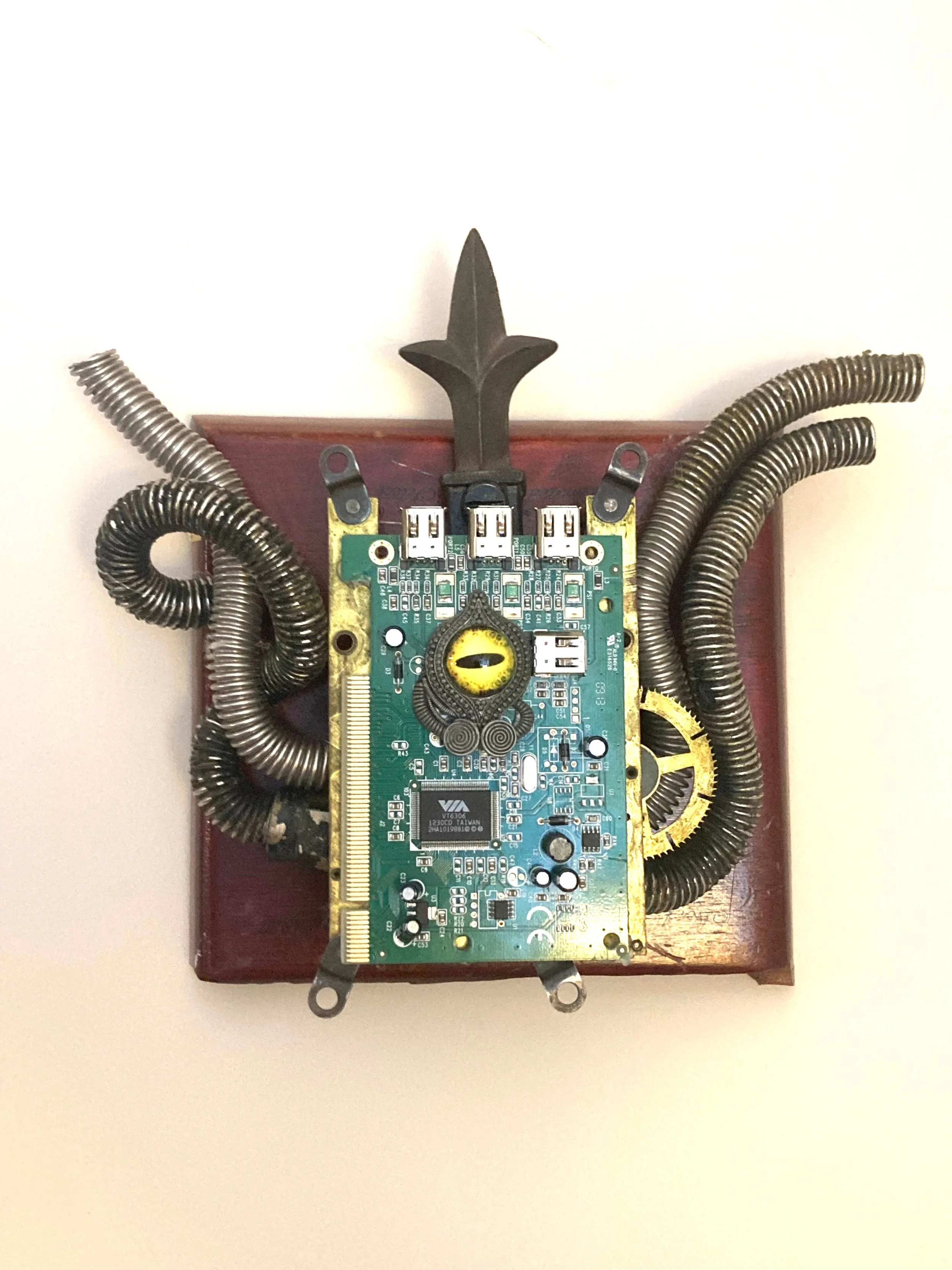 MAVIN CELPHAPOD.jpeg