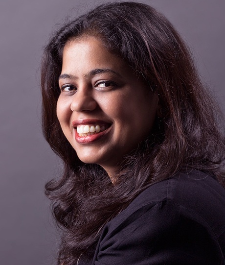 Hina-Ali-headshot-077%2Bsmall.jpg