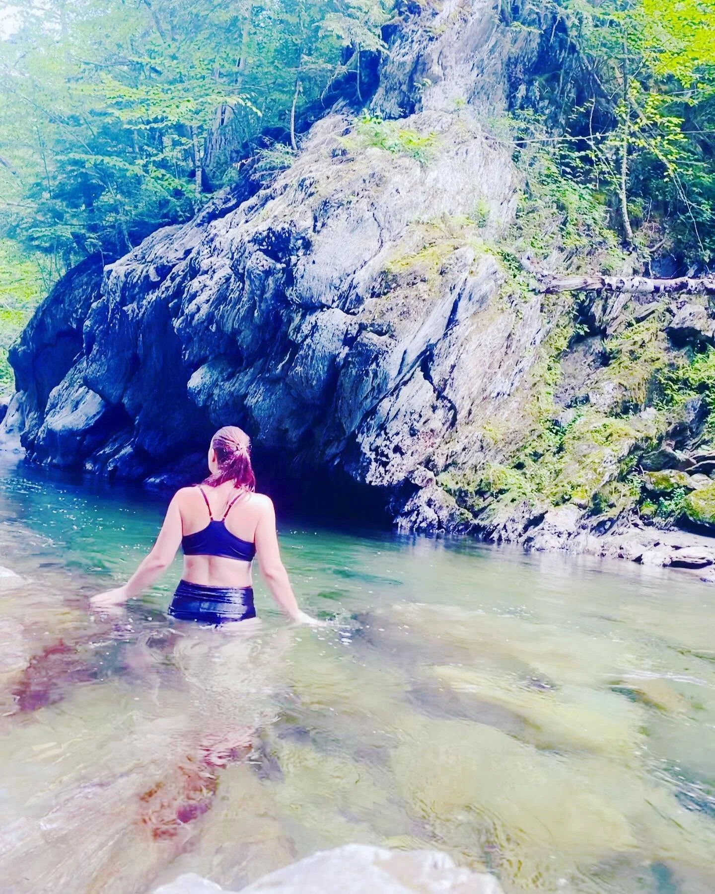 some moments
are disappointing 
others uplifting 
but really
these moments
are just moments 
are just reminders
to be a lil kinder
to yourself
to your body
to your soul
to each other
to their hearts
to their scars
to the earth
to its majesty 
.
happy