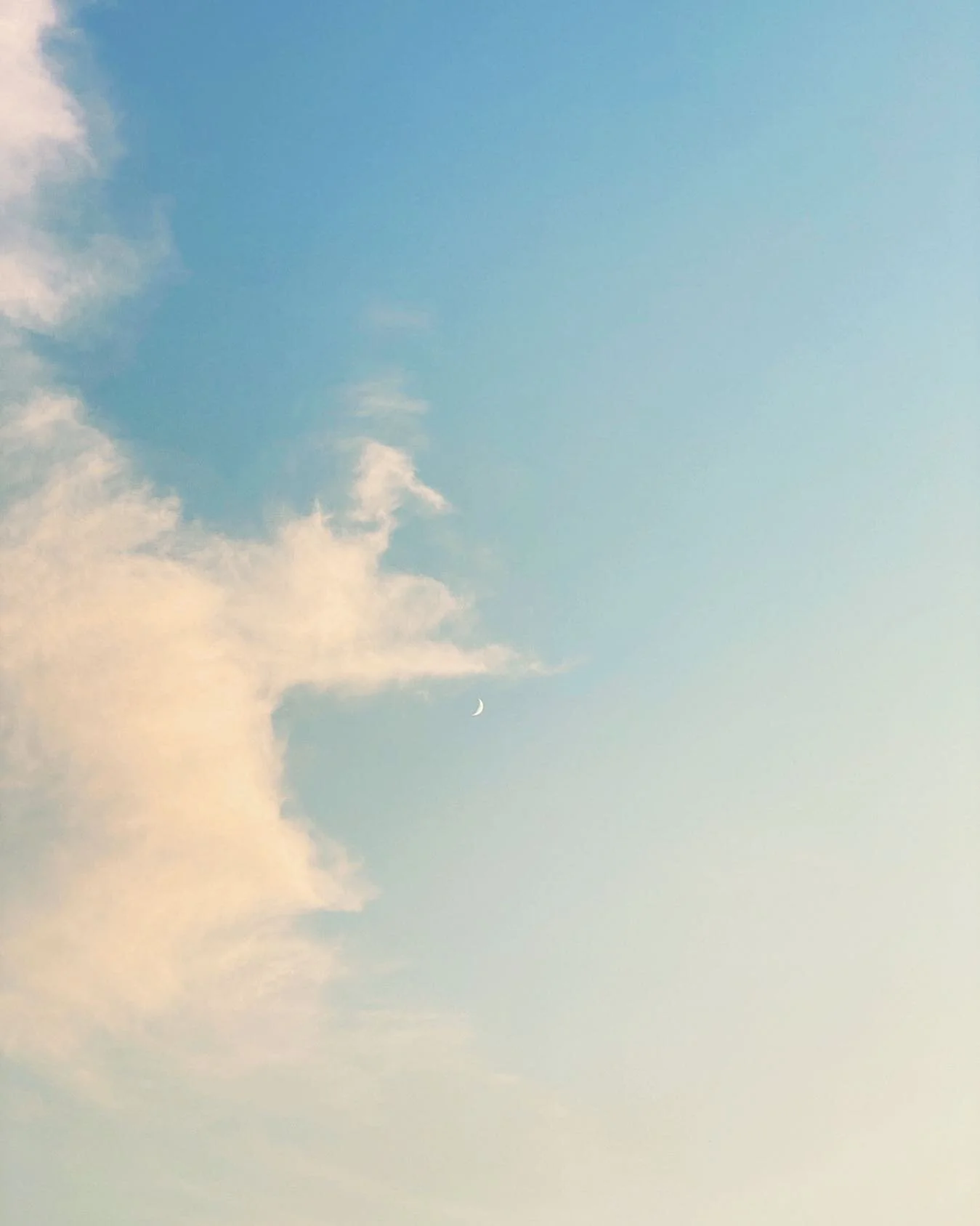 moon in libra vibes 
as we journey to the city that never sleeps.
.
caffeinated 
.
hydrated
.
meditated
.
grateful
.
grounded.
.
floating.