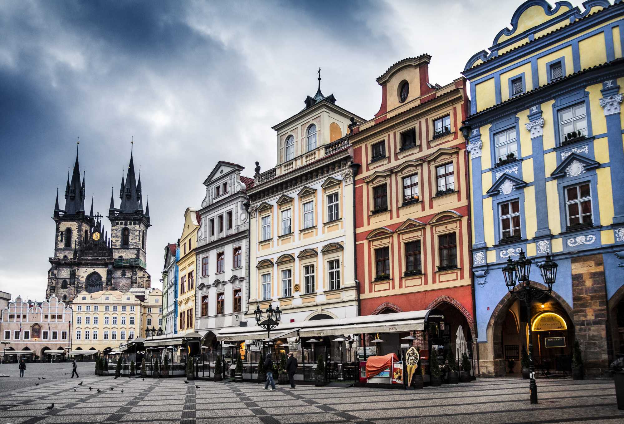 prague-old-town-square.jpg