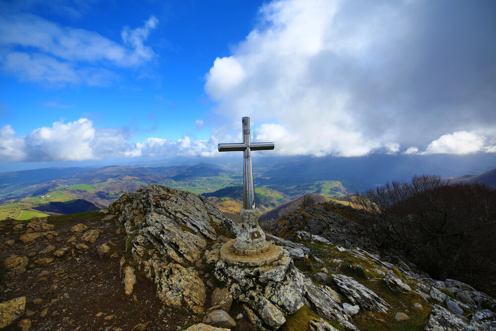  The Basque Country is full of mountains and mountaineers, many people take a daily or weekly walk to the mountain of their town or village, almost in the manner of a pilgrimage. Many mountain tops bear witness to the Lord of the earth and yet most d
