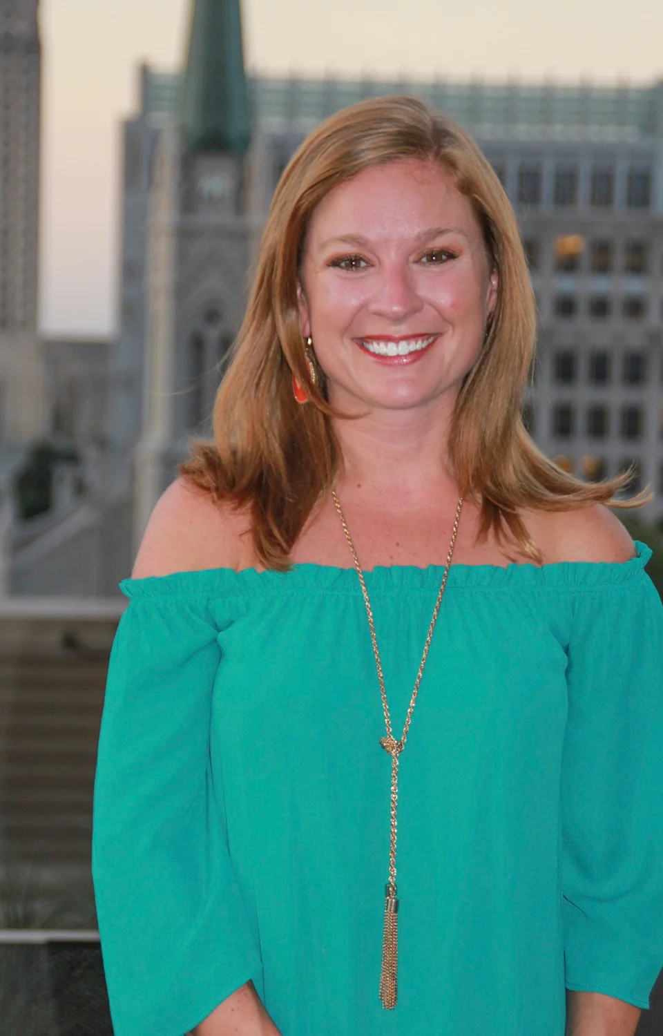 Each Great Futures Gala Honoree is committed to raising $2,000 for the Boys & Gi rls Club. Their goal is to raise this amount before the big event on April 22. Want to help Lauren reach her goal? Donate to the Boys & Girls Club through her right HERE . 