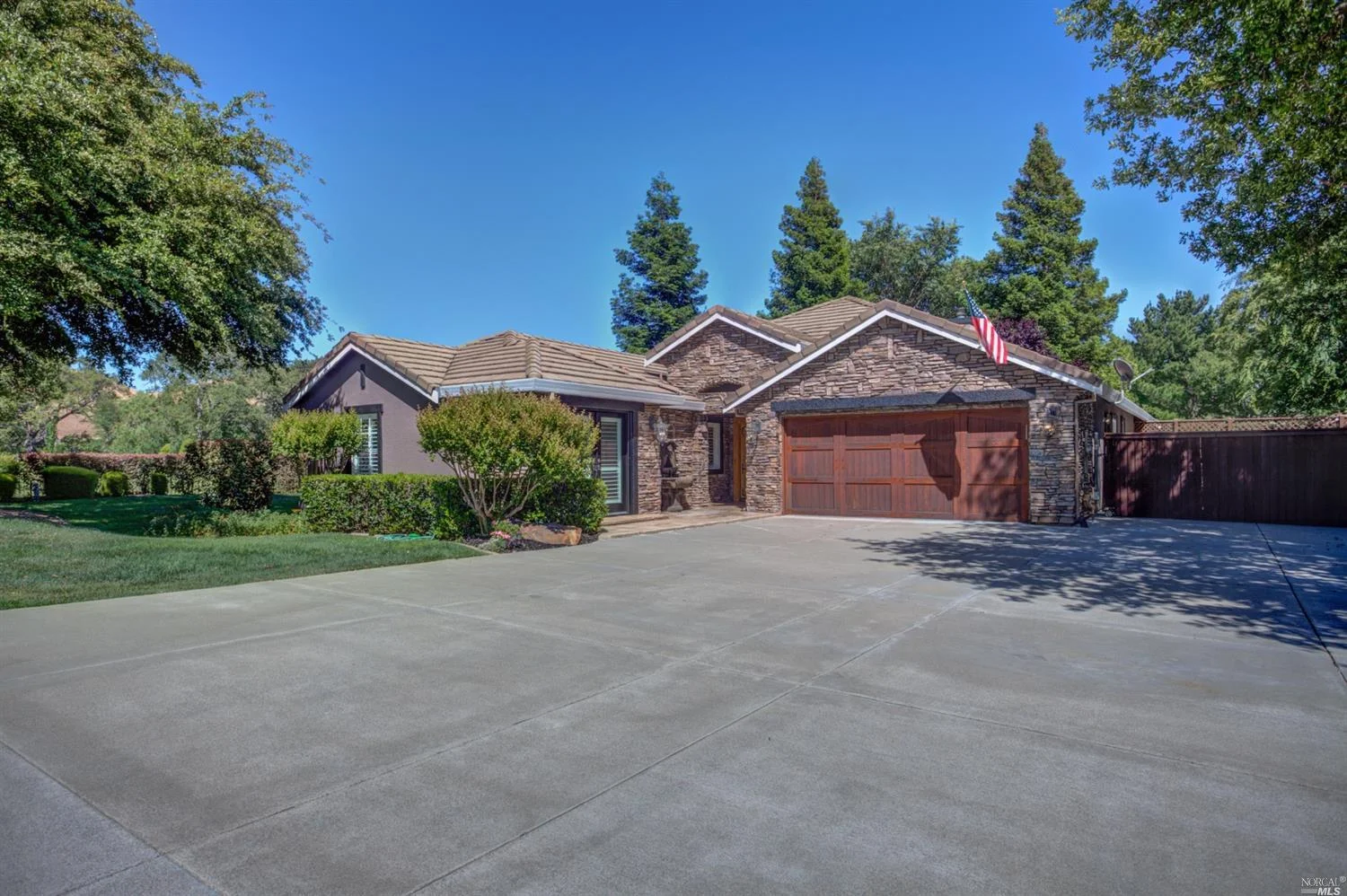 1098 Skywest Ct | Sold 1/31/19 at $800,000