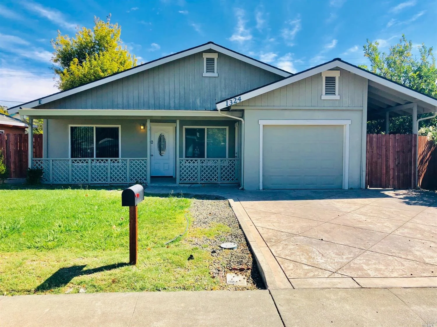 1324 Harrison St | Sold 11/27/18 at $370,000