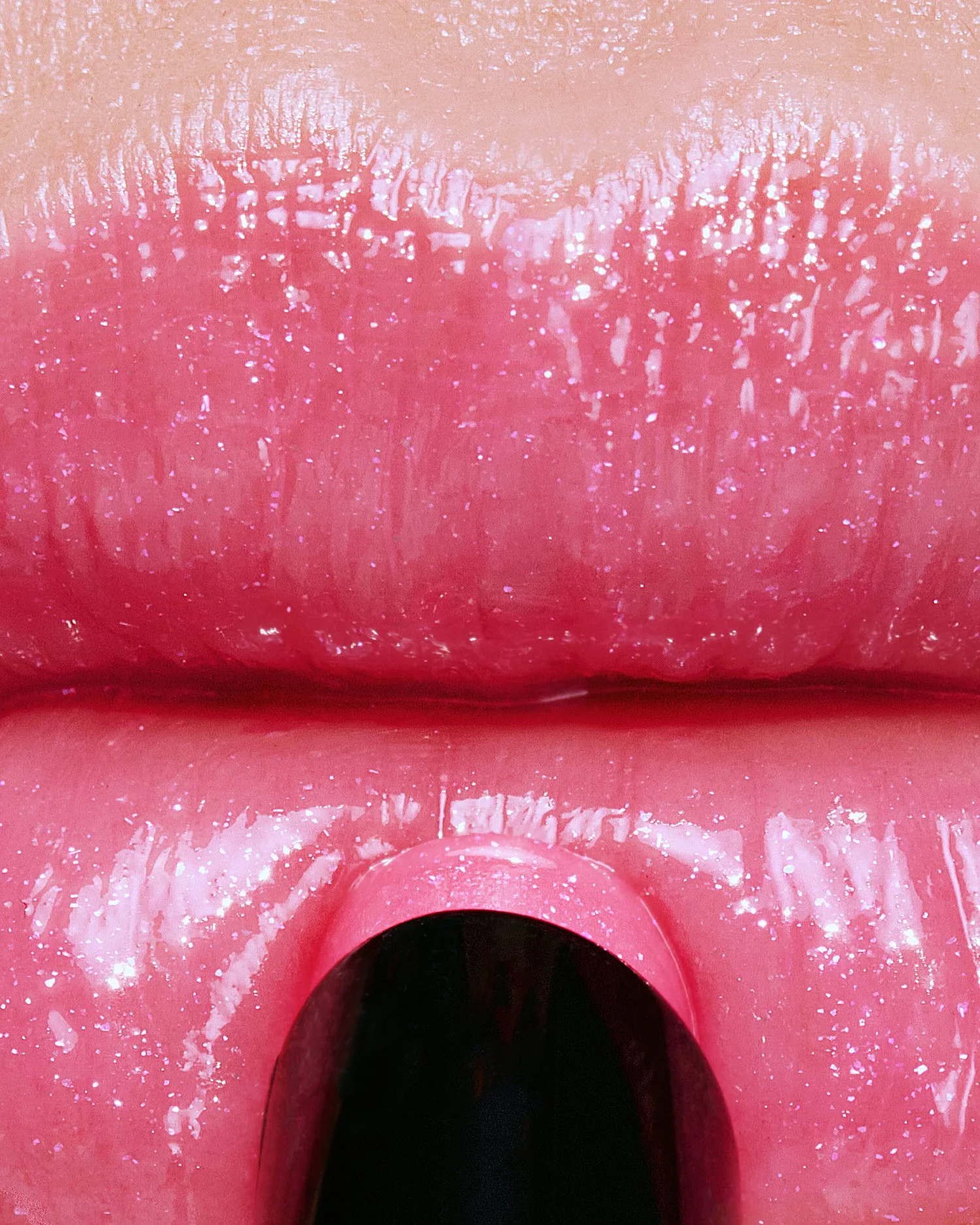 los-angeles-lip-macro-photographer-new-york-cosmetic-editorial-photography-pink-glitter.jpg