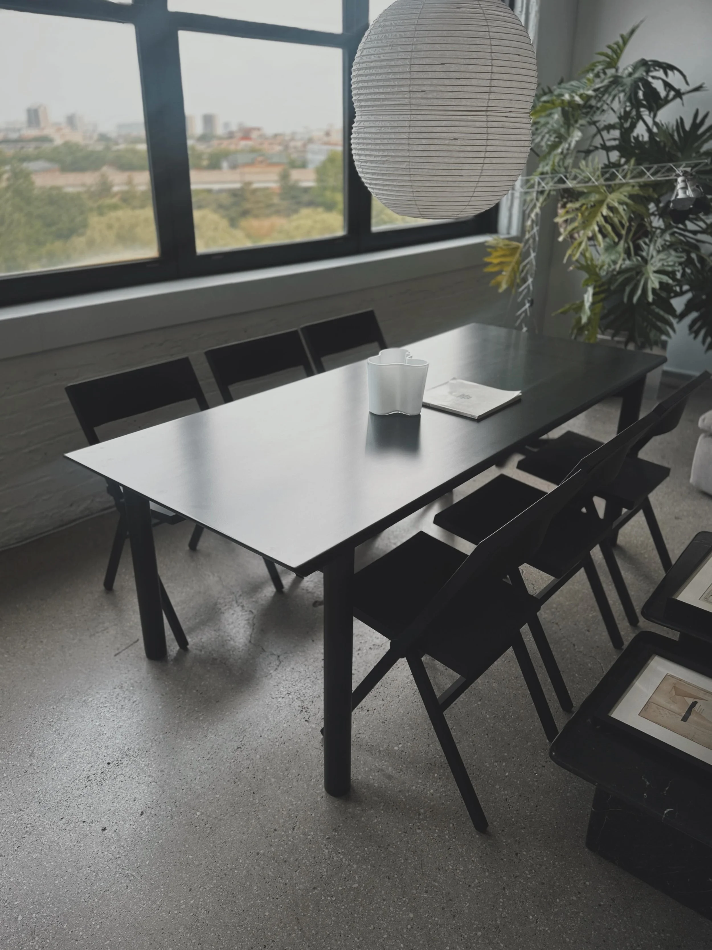 Finally restored this dining table. A rare one by Achille Castiglioni for Knoll. (Black lacquered wood)