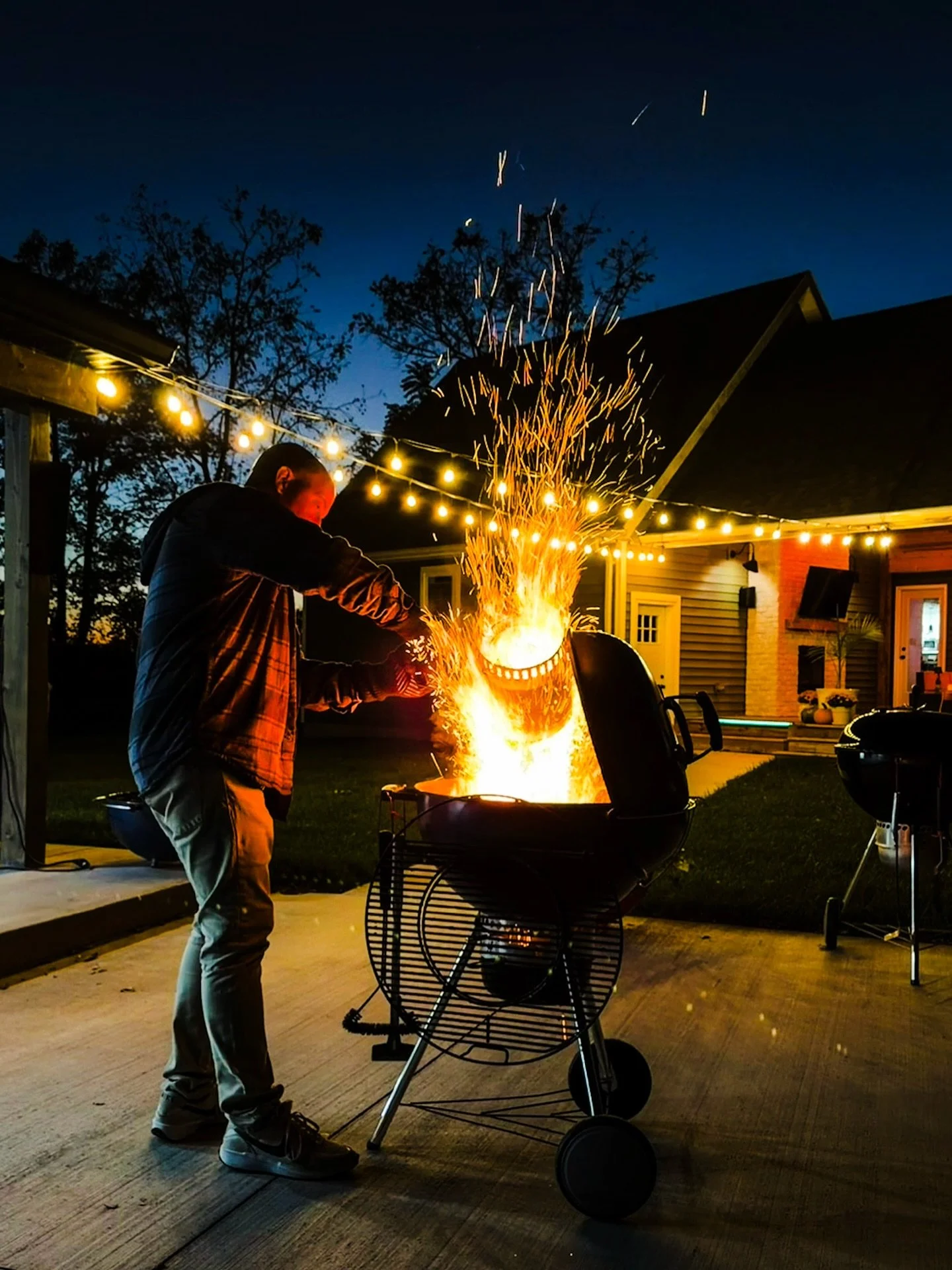 Some ring a bell to summon the family to dinner. Others, drop a full lit charcoal chimney of coals onto a welcoming grate. Yes, that bell may mean dinner is ready, but that stream of hot briquettes means the best weeknight dinner is ready in give or 
