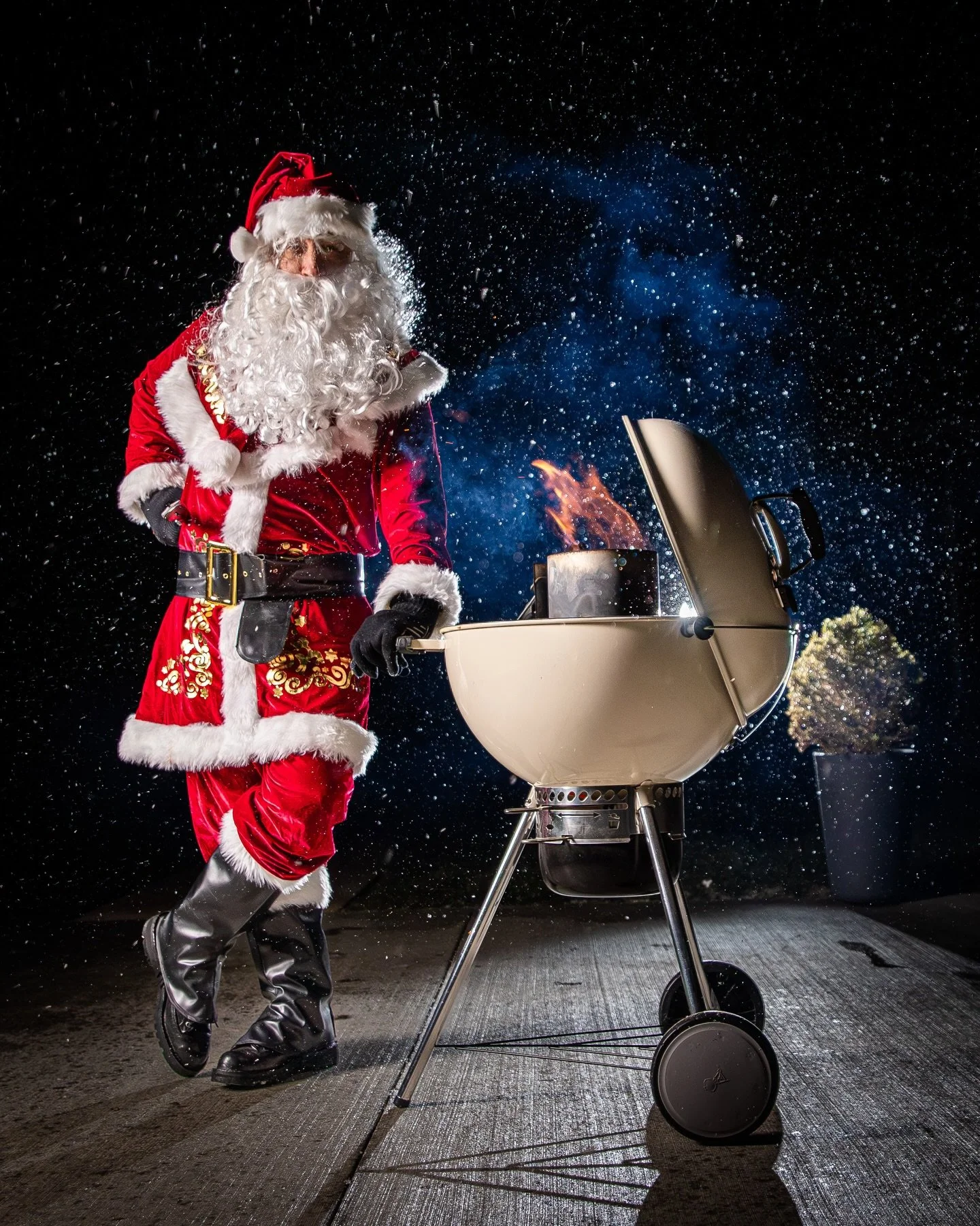 Merry Christmas from Green Acres!

I&rsquo;ve donned my fair share of grilling costumes through the years, but I think Santa&rsquo;s has always been my favorite.

And of course, I had to take it an AI slop step further, haha!

Merry Christmas to you 