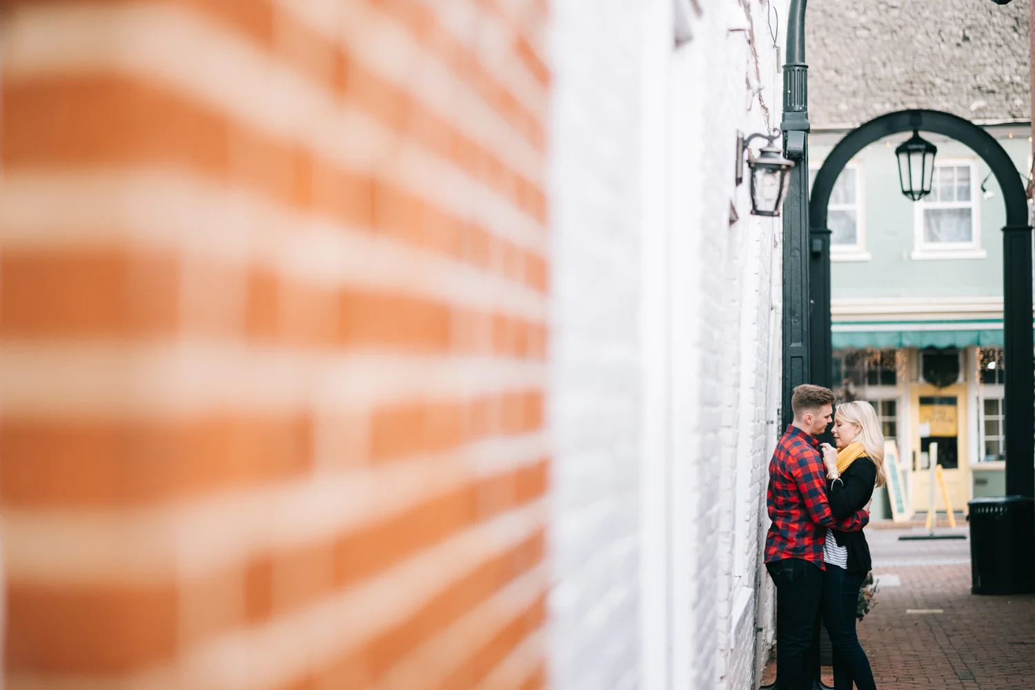 historic leesburg alley on king street engagement session