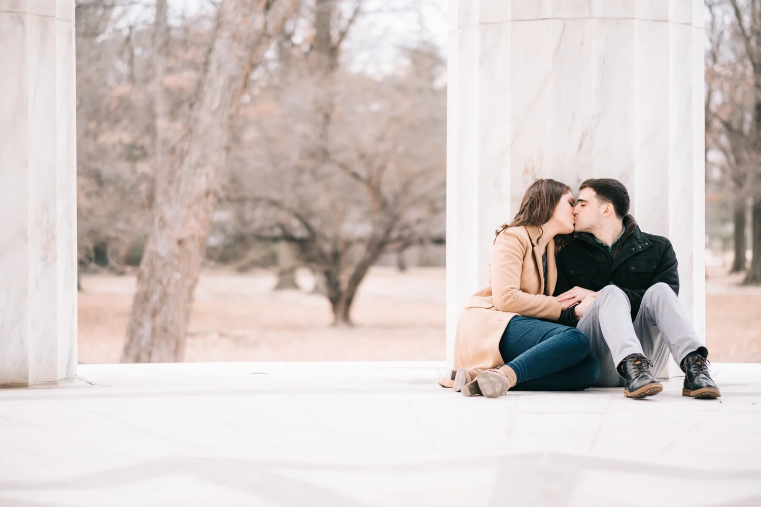 romantic couple dc war memorial engagement