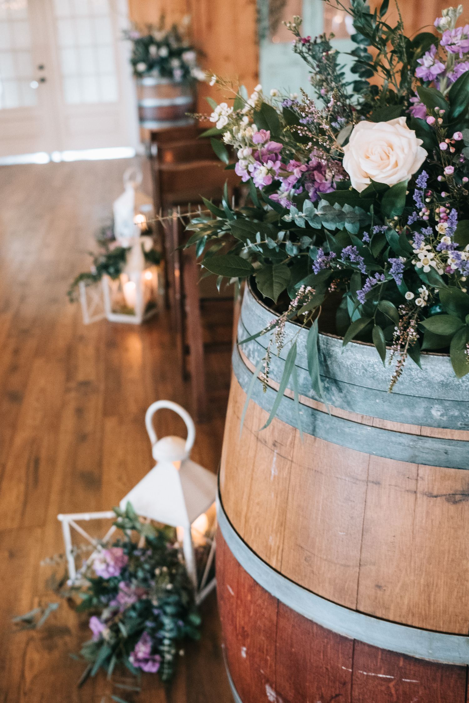 shadowcreek indoor wedding flowers by dragonfly events