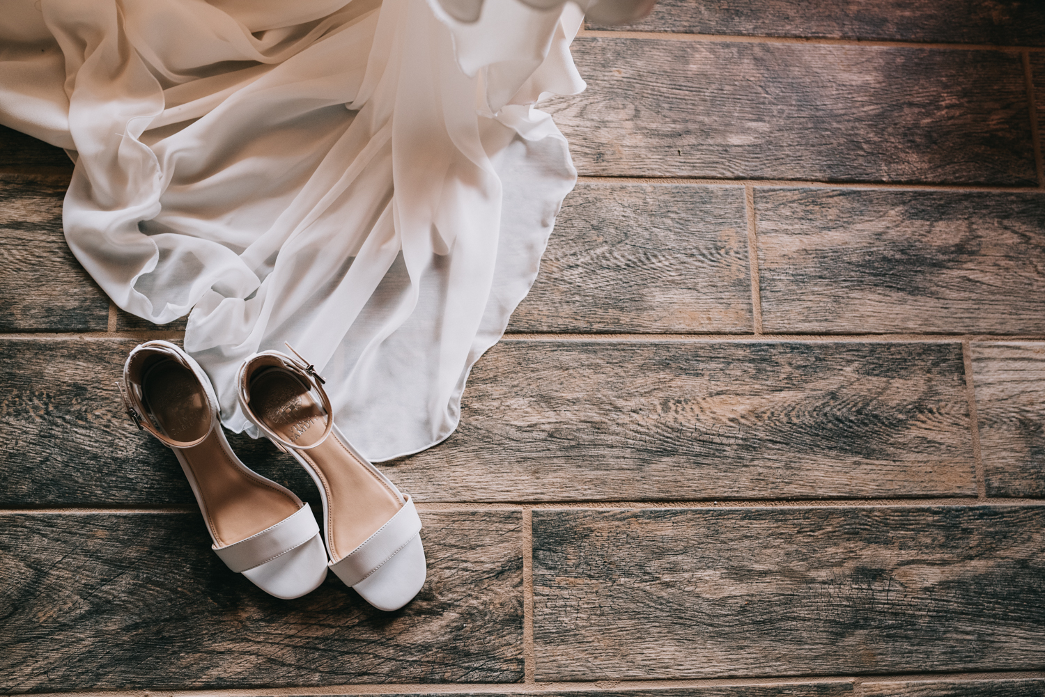 bluemont vineyard wedding virginia-17.jpg