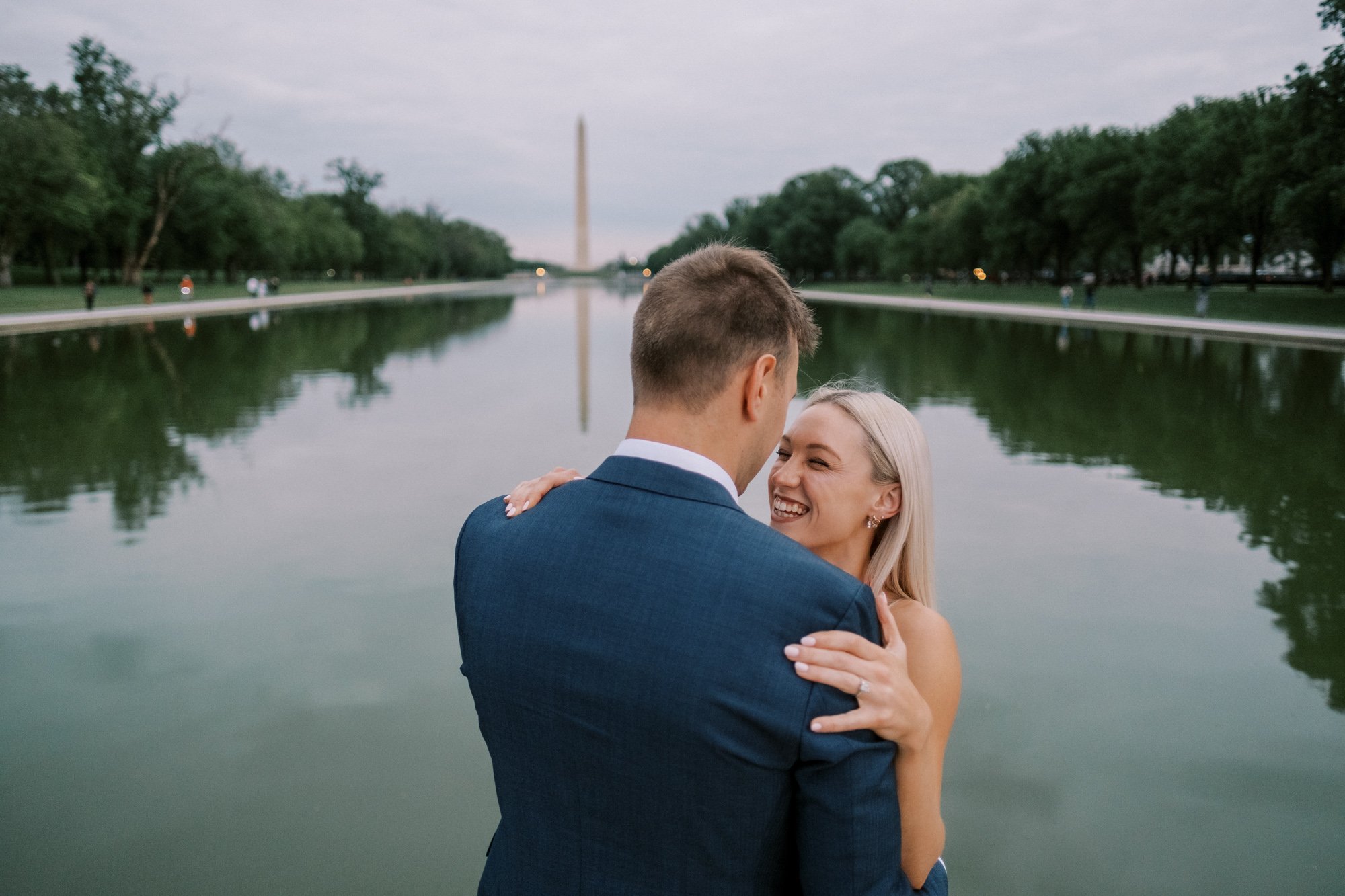 lincoln memorial engagement photos-3.jpg