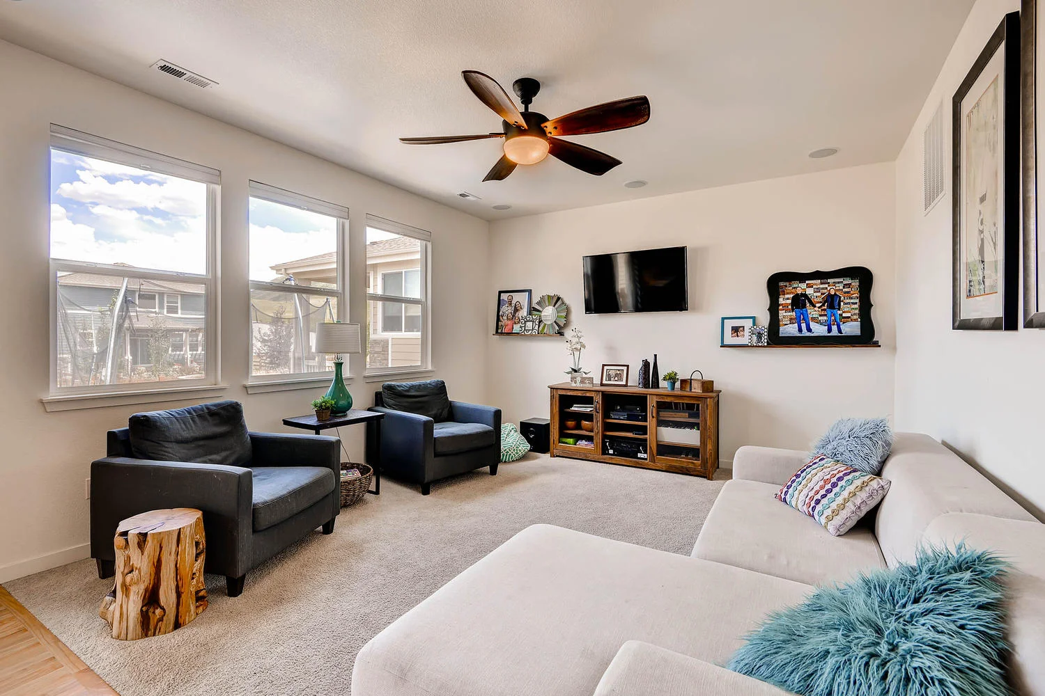 5746 Dunraven St Golden CO-large-011-Family Room-1500x1000-72dpi