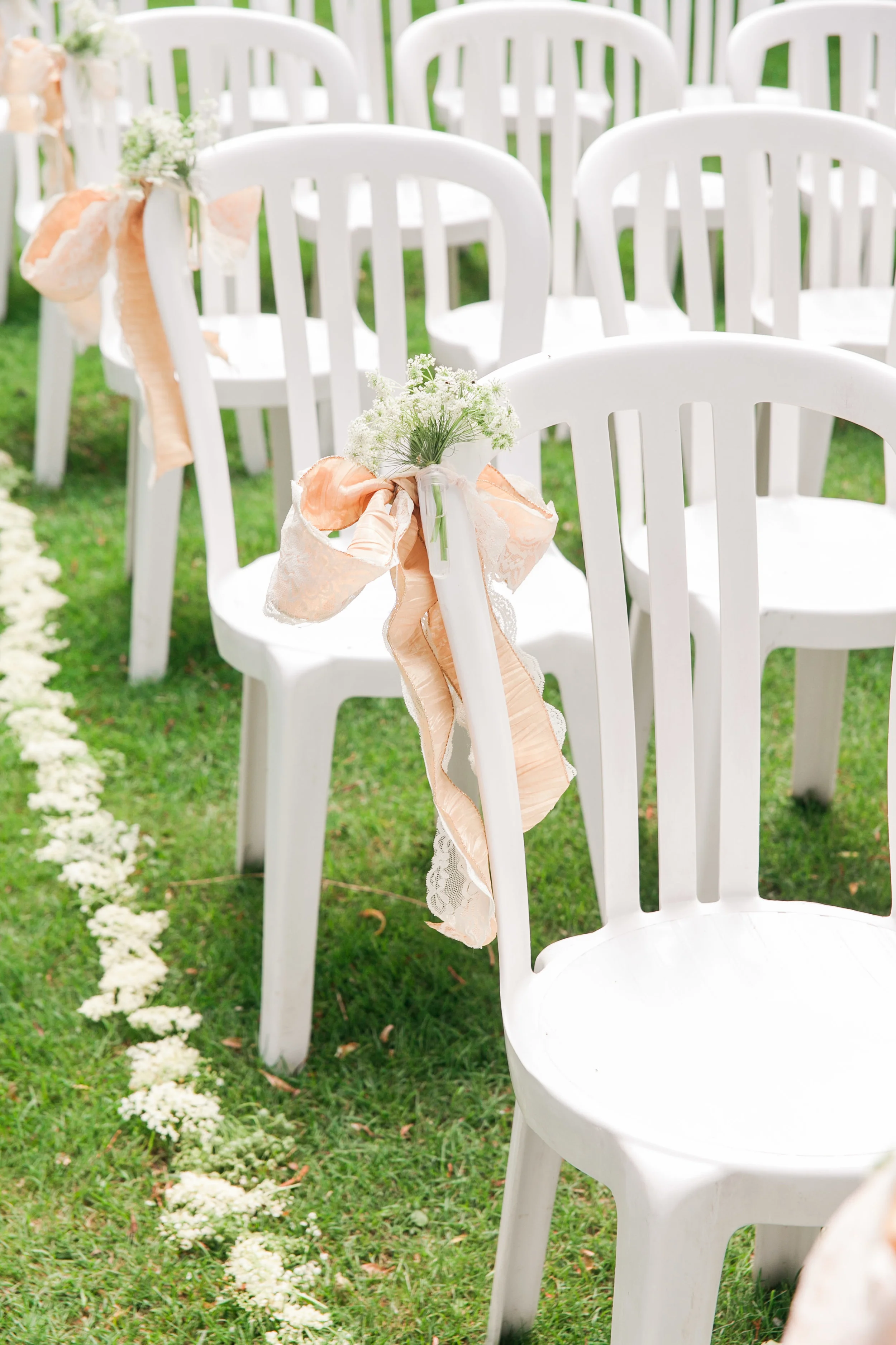 Summer wedding ceremony details at Royal Canadian Yacht Club 