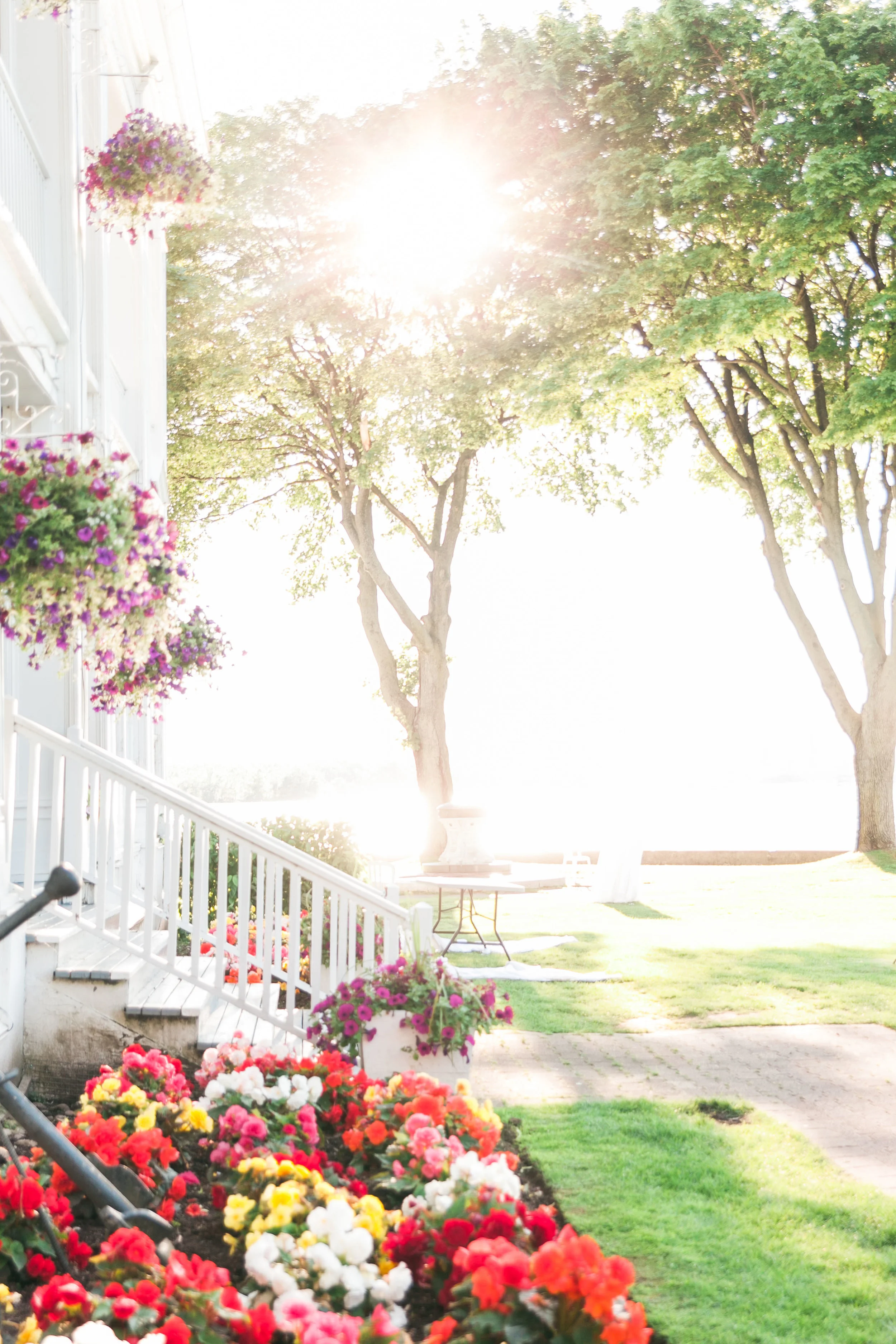 Summer wedding at the Royal Canadian Yacht Club 