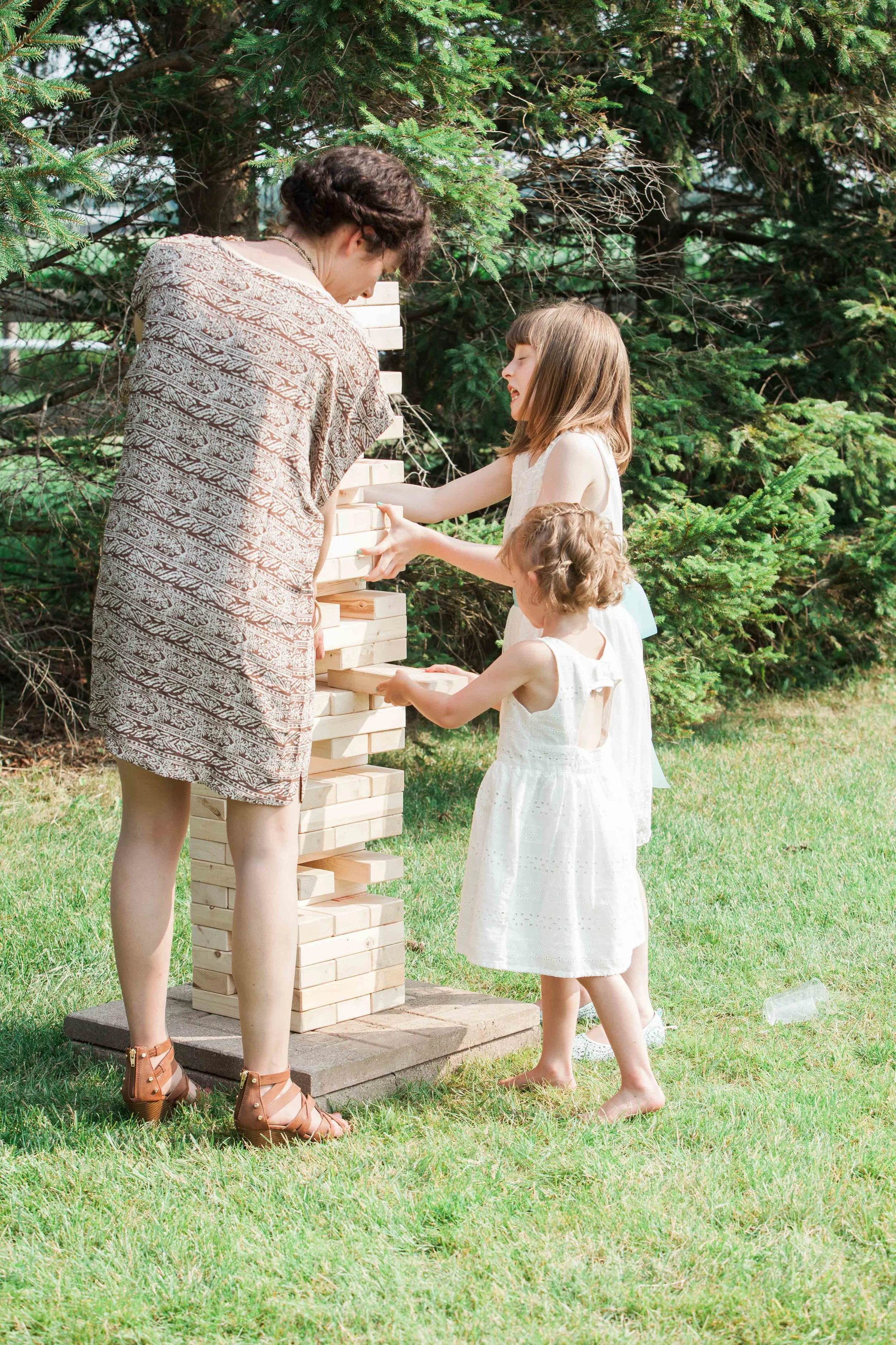 Lawn games at Southern Ontario farm wedding