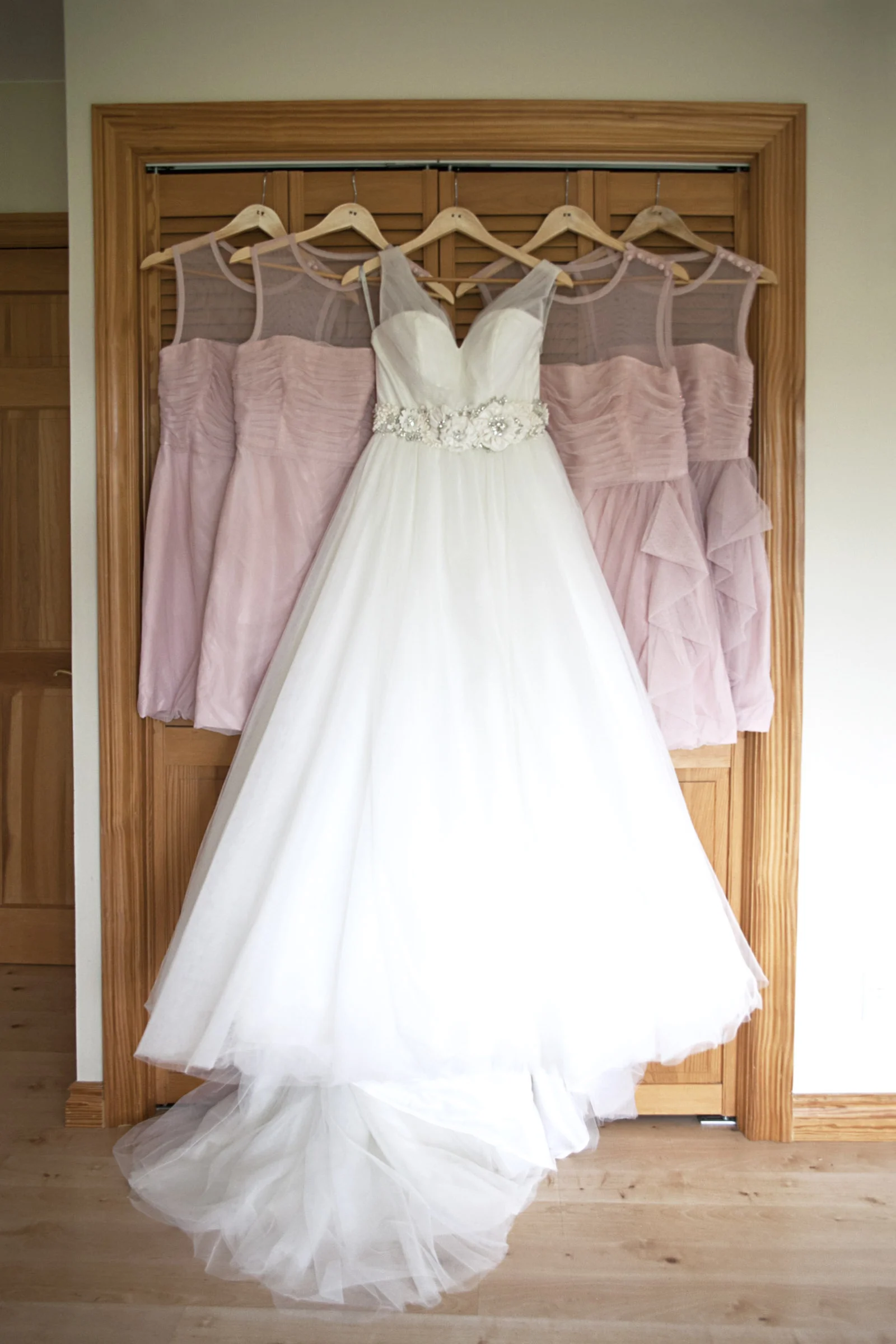 Oakville lakeshore wedding photographed by Niagara wedding photographer Brittany Williams www.brittanywilliams.ca