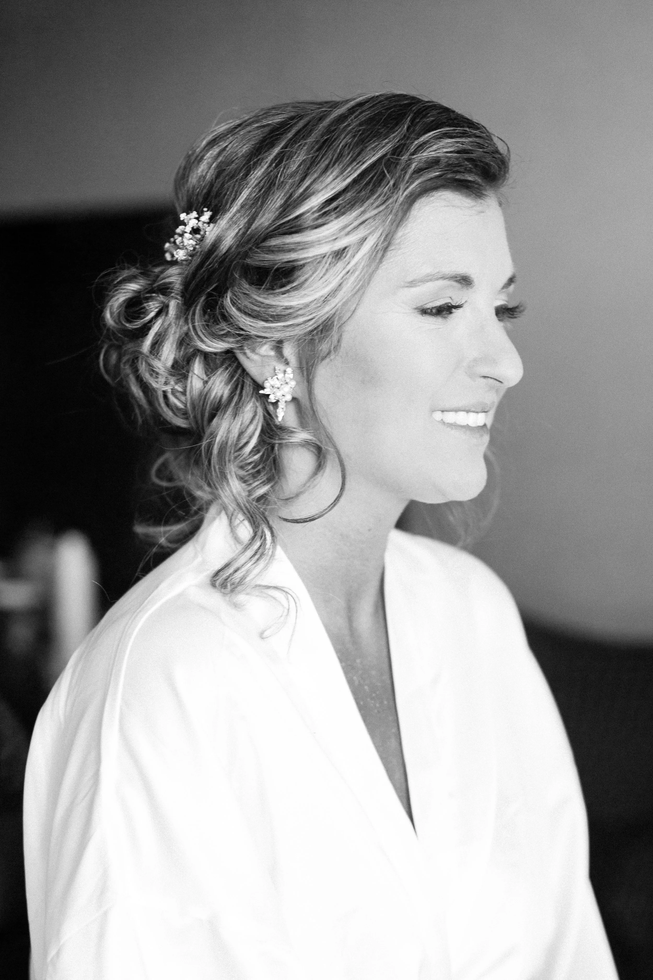 bride getting ready in Ajax, Ontario