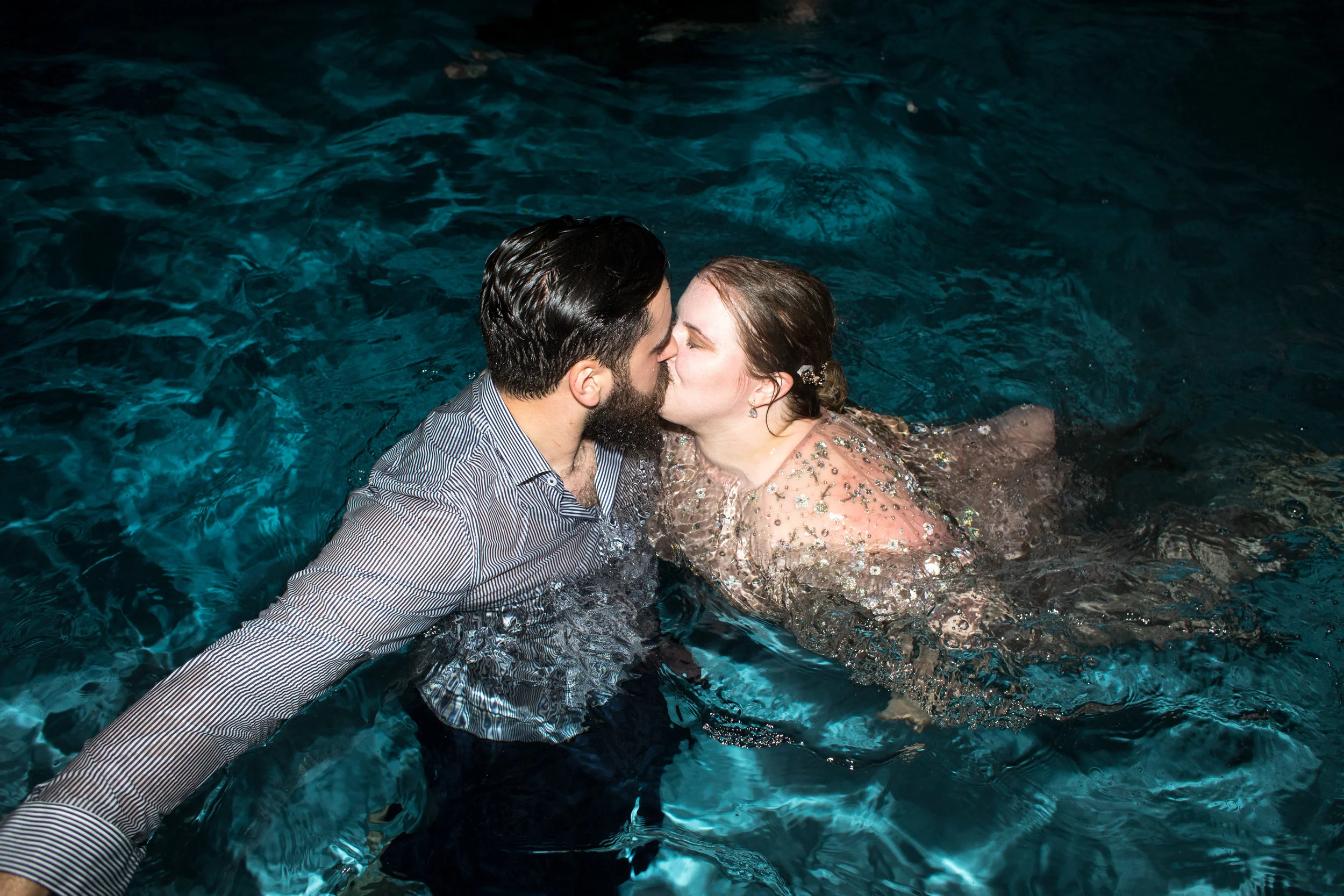 Fun wedding photo ideas.