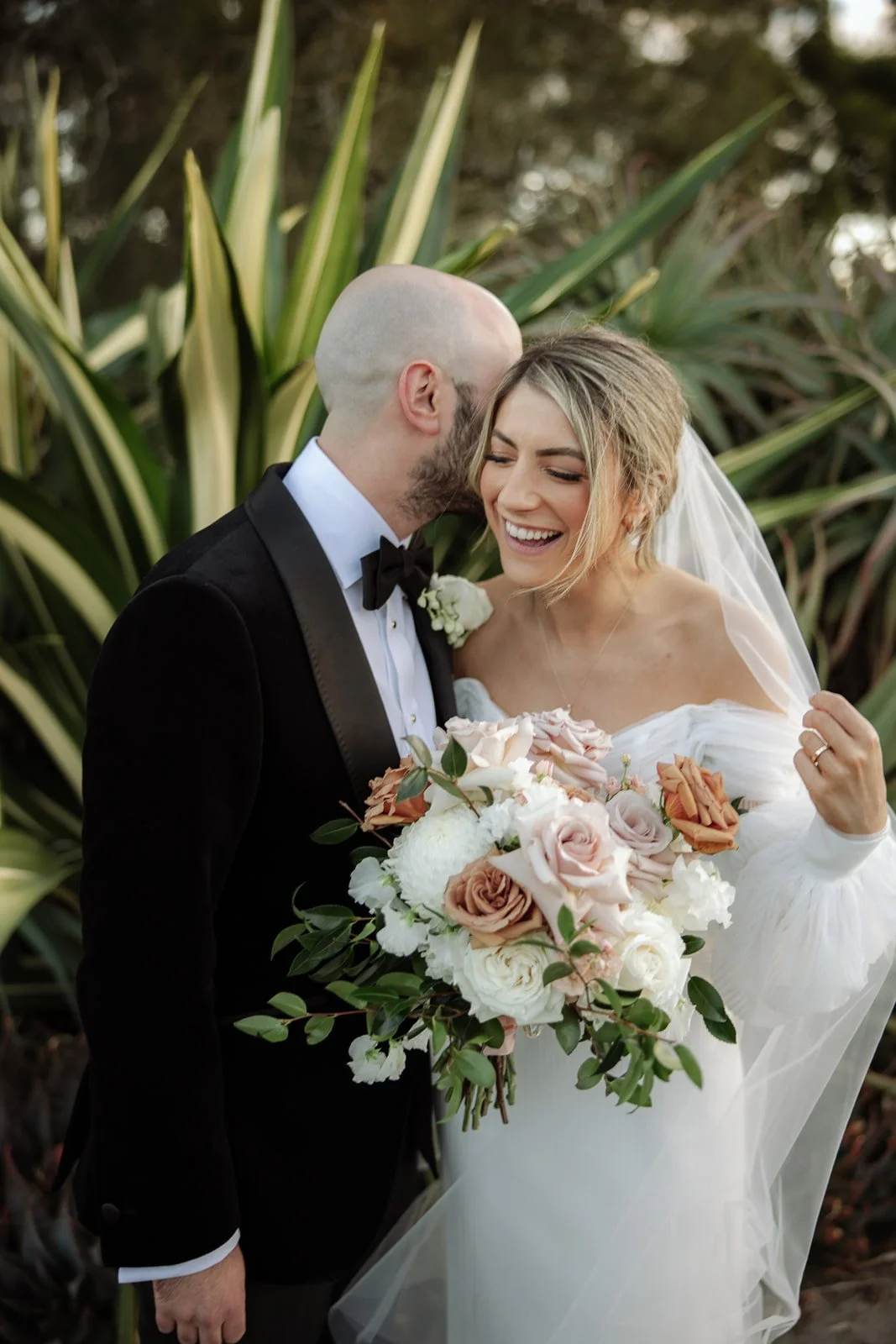 hunter-valley-wedding-couple-floral.jpg