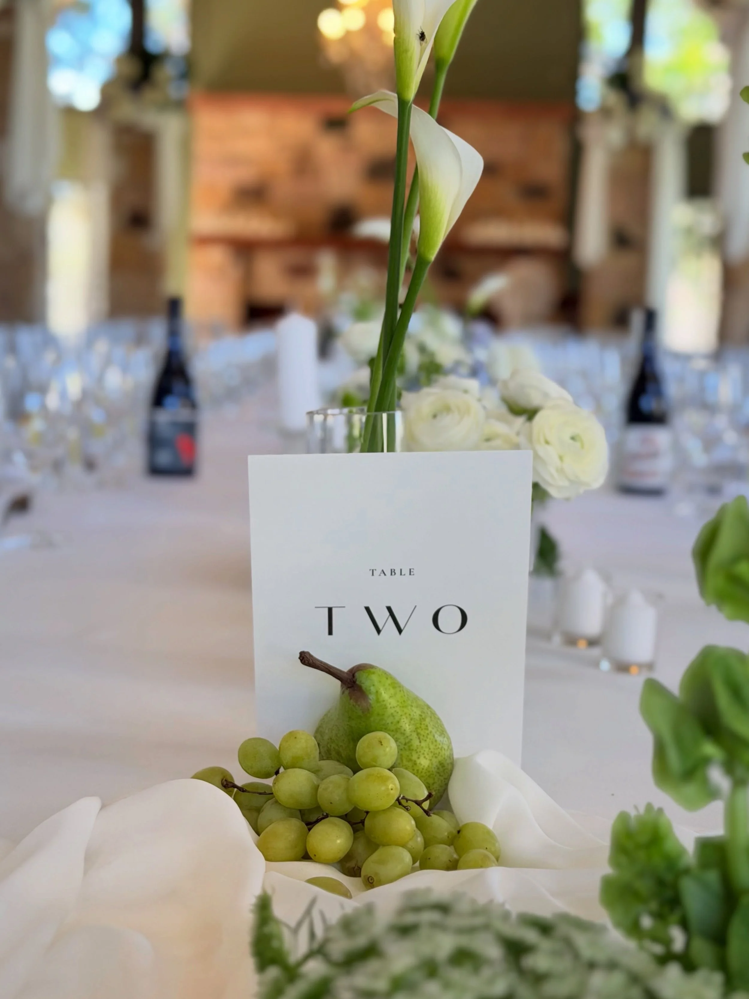 Elegance never asks for attention🤍

Crisp whites, soft greens and thoughtful layers came together to create a reception that felt refined, welcoming and beautifully balanced. From the first impression at the seating chart to the final details on eve