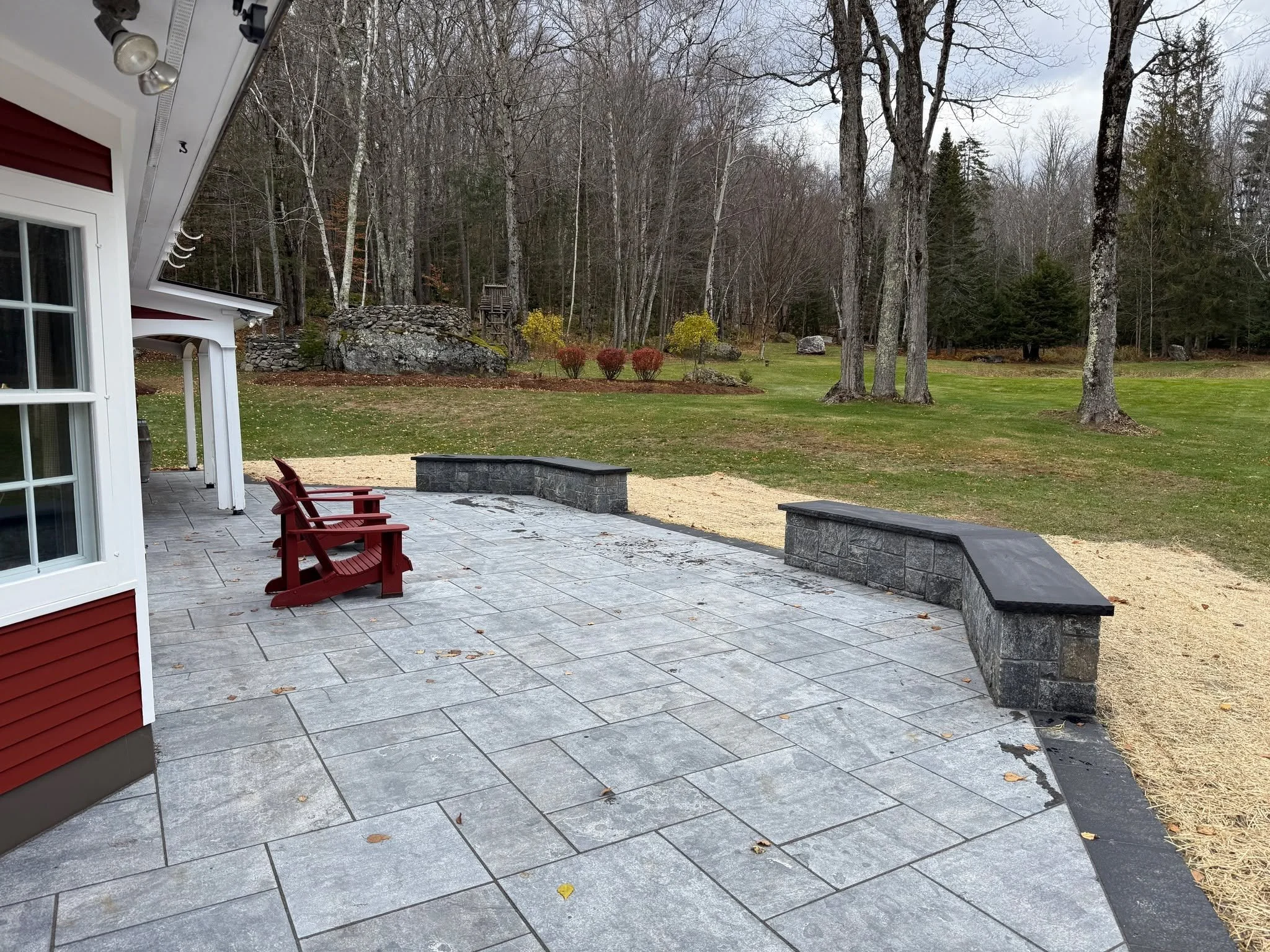 ✨ Outdoor Living Done Right ✨

This beautiful patio project was built using premium materials sourced directly from All in Stone:

🪨 Patio: Dimensional Chateau Limestone
⬛ Border: Black Sandstone
🧱 Concrete Sitting Walls: Heritage Granite stone ven
