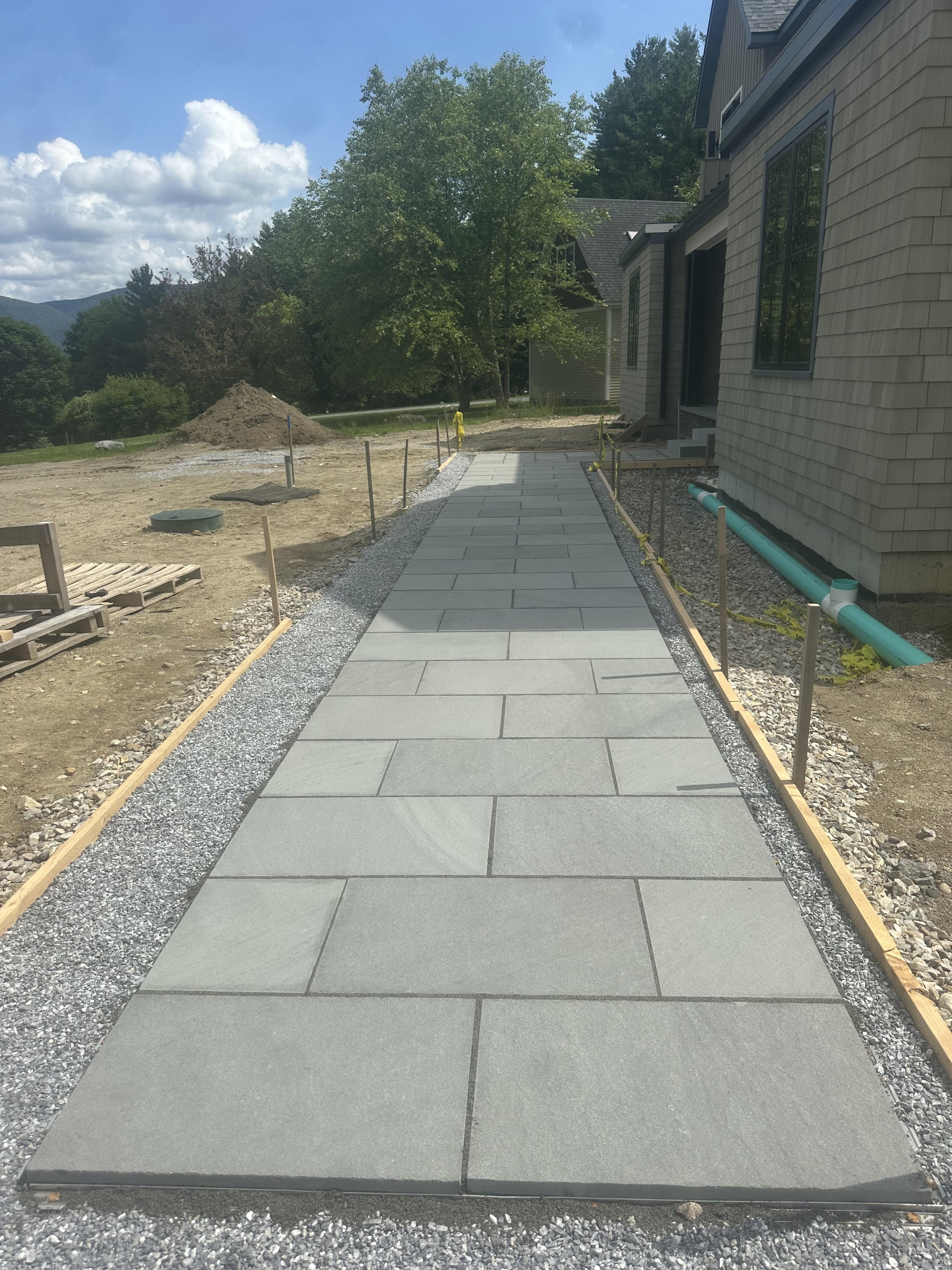 Dimensional bluestone walkway