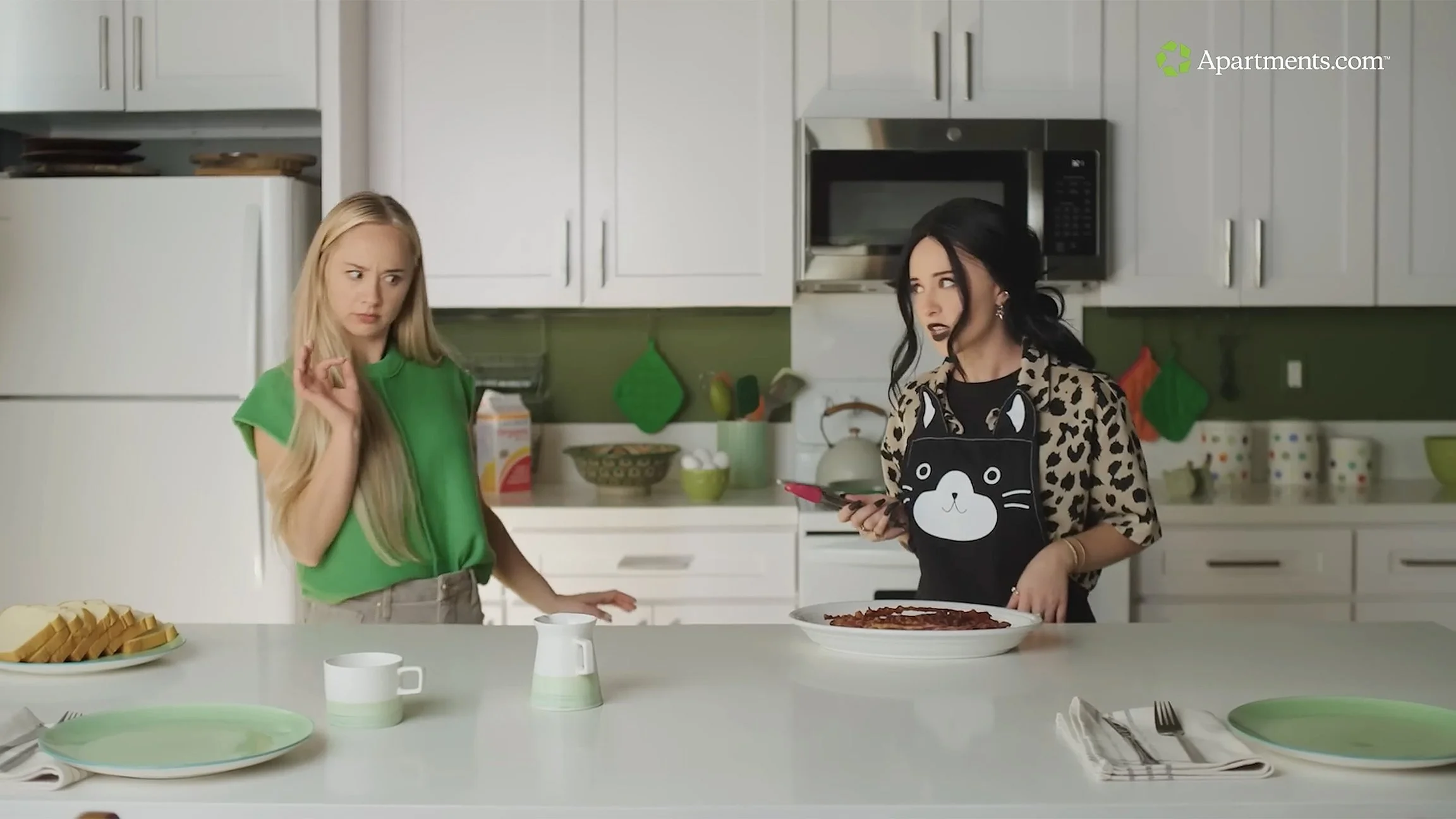 Apartments.com  "Frentship"