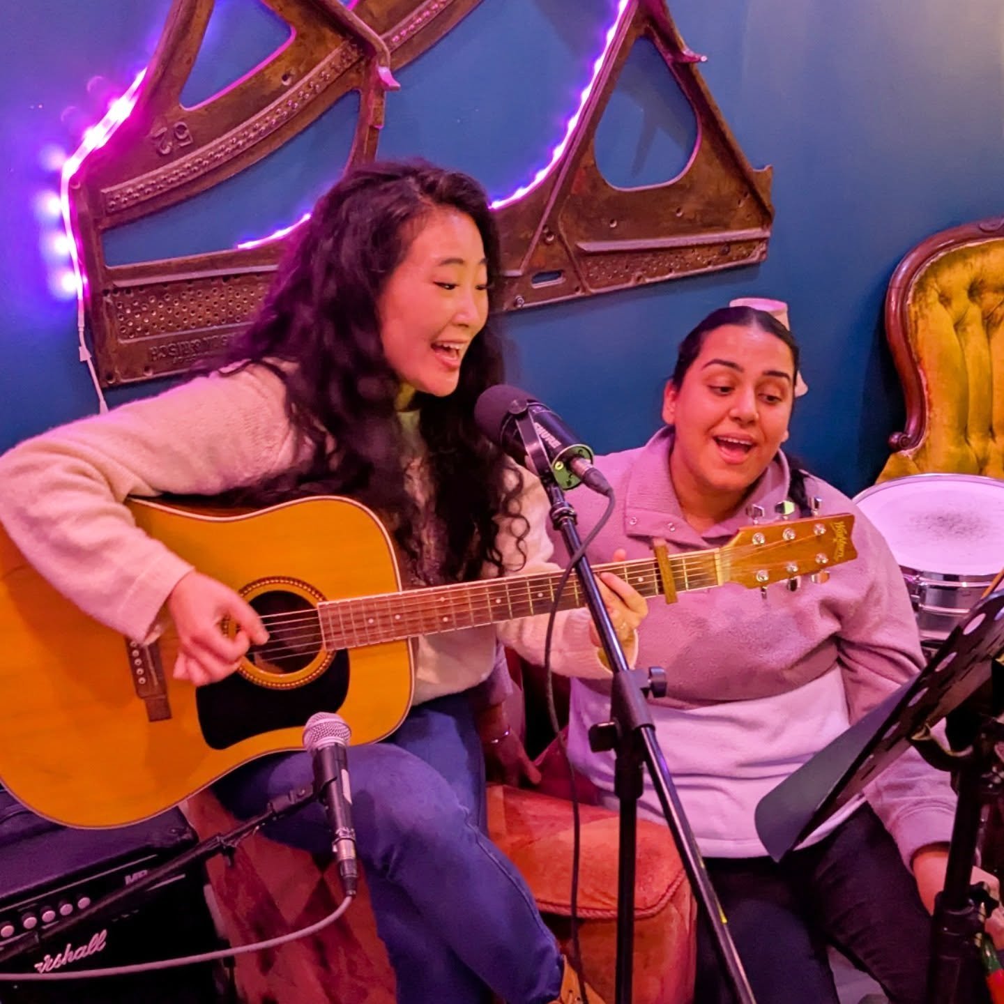 🎨 Memories of Art Night and Cozy Tunes from earlier this month 🎵

So many of you braved the snowy weather to create in community. It was a joy to see old friends and meet new ones. Thank you again @bampothouse for the perfect gathering space.

Toge