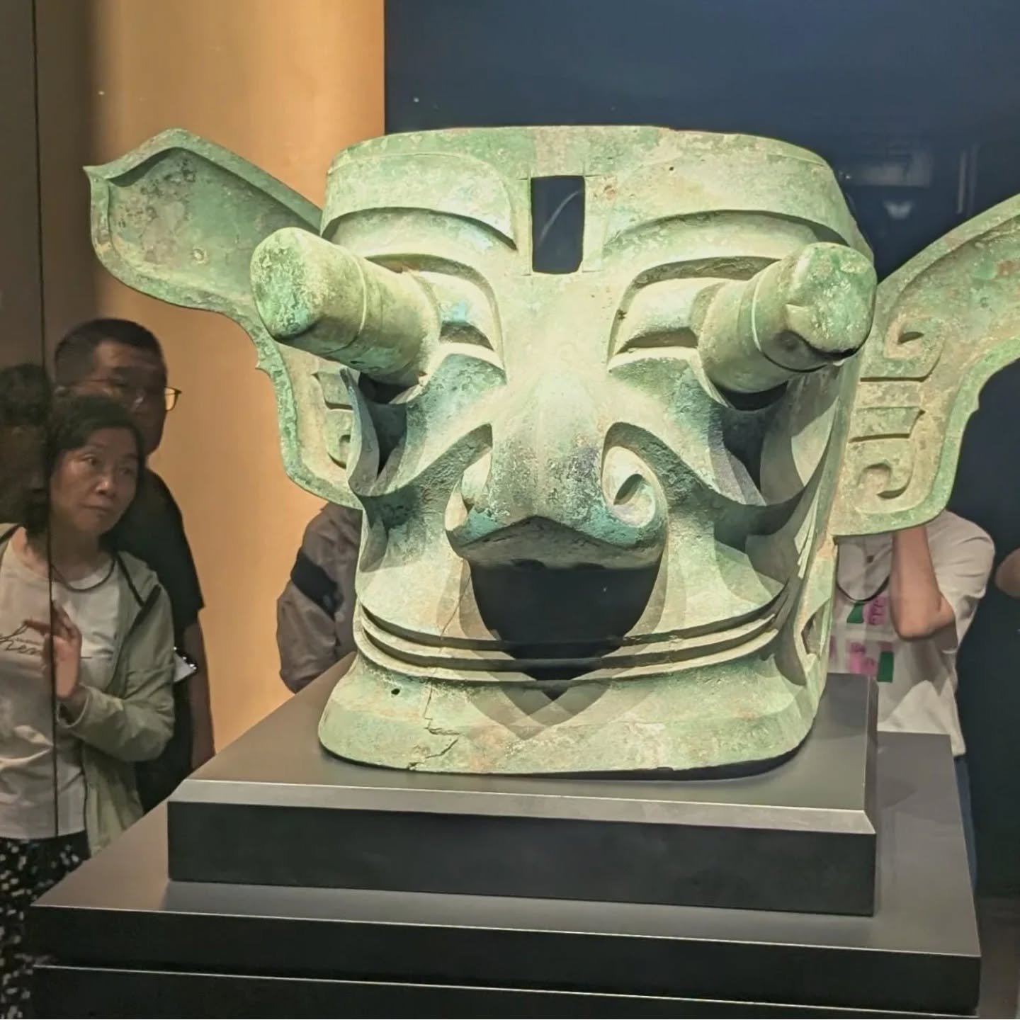 Photos from my recent visit to the Sanxingdui Museum, located in Sichuan, China.

Alien masks, golden sceptres, and many unanswered questions.

This ancient Chinese civilization flourished 3,700 years ago, then mysteriously vanished. No written recor