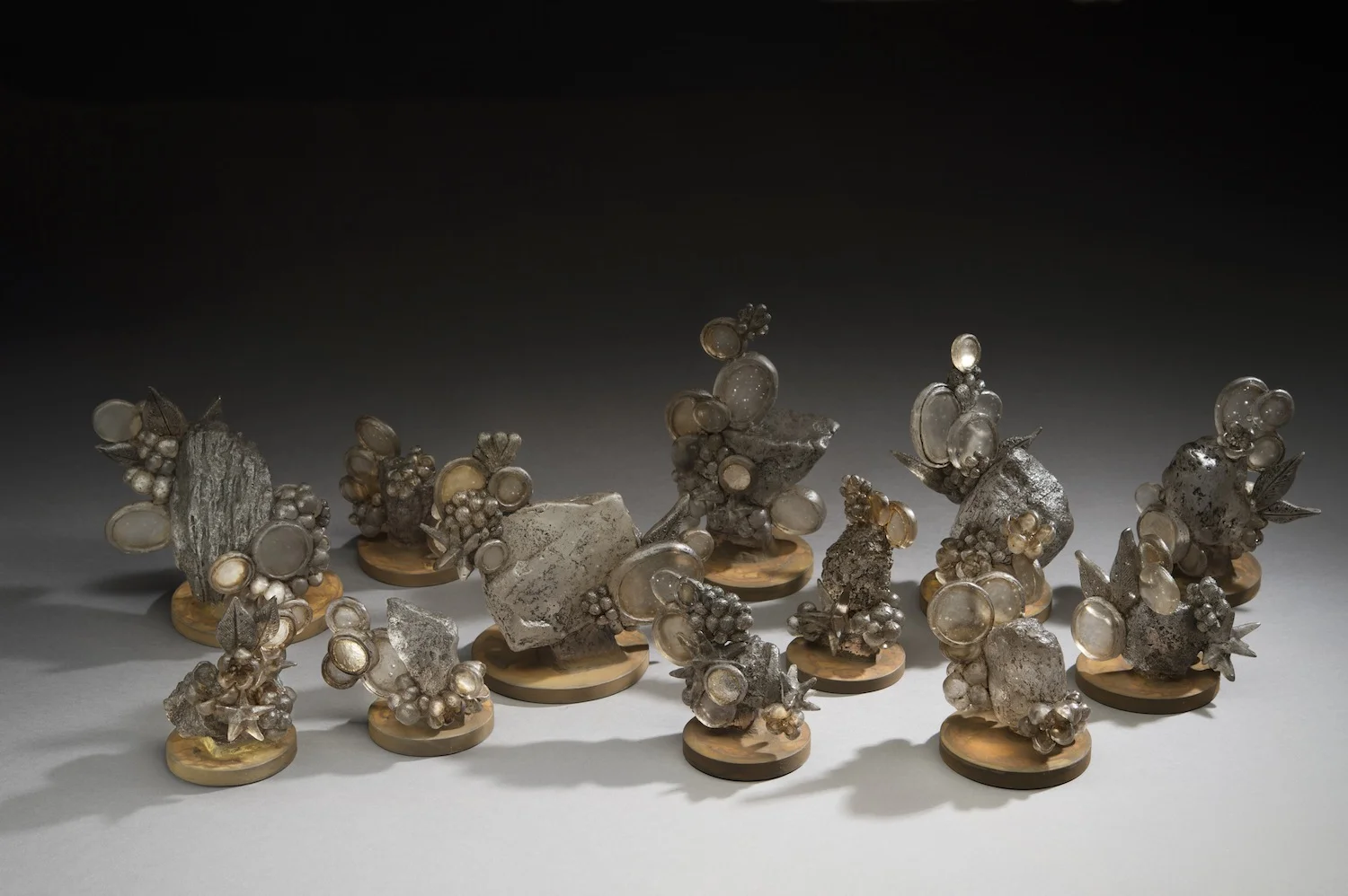 The Echo from the Highland I , Kiln-formed glass, tea, steel, silver , Dimension Variable , 2015 | 高地回声I ,玻璃,茶,铁,银箔,尺寸可变,2015