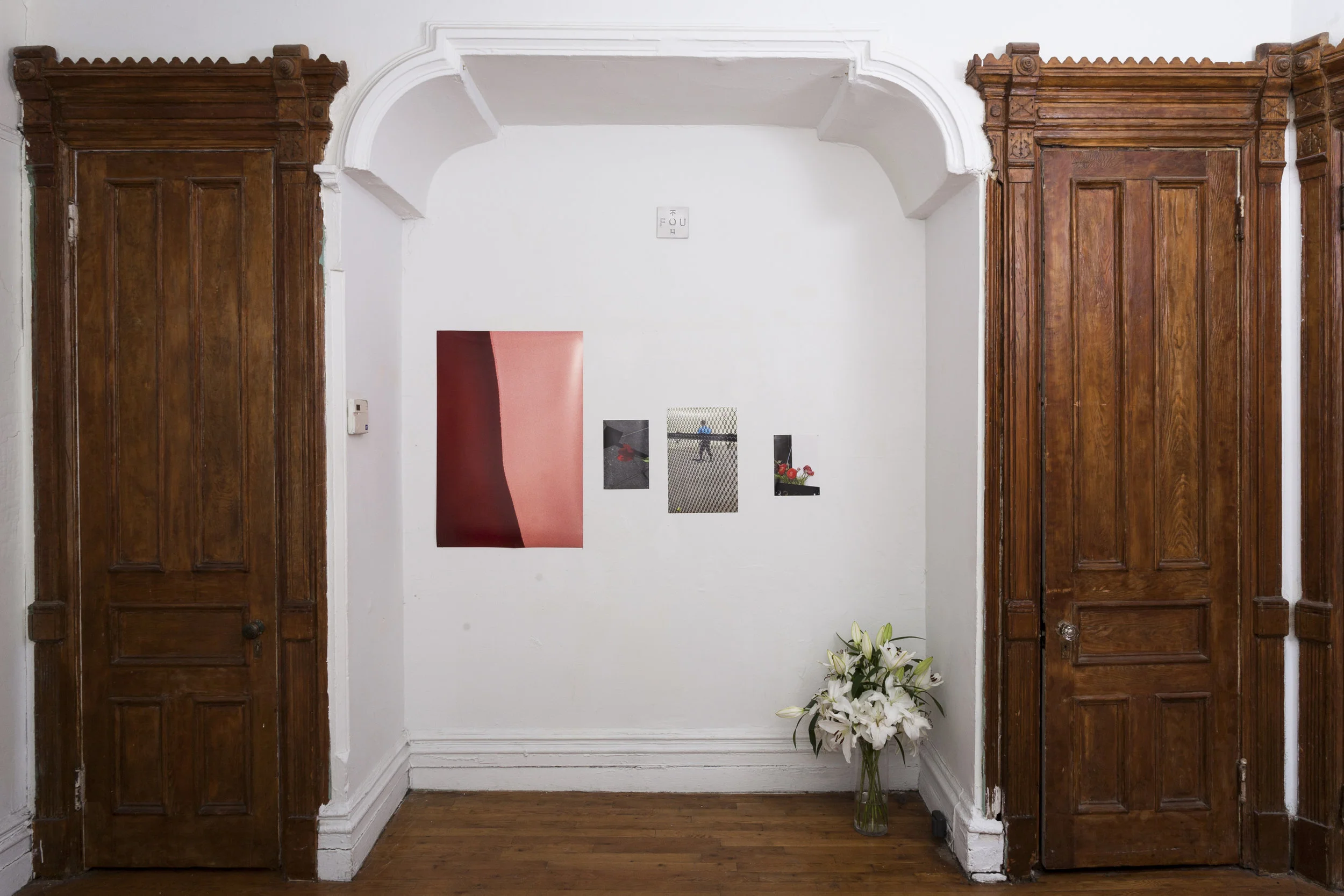 Fernando Villela and Zhe Zhu: Time Flies So First Things First Installation View. Photograph by Eugene Neduv ©2018 Fernando Villela and Zhe Zhu, courtesy Fou Gallery 《费尔南多·维利纳和朱喆:先办正事》场景图. 摄影:Eugene Neduv ©2018 费尔南多·维利,朱喆,致谢否画廊 
