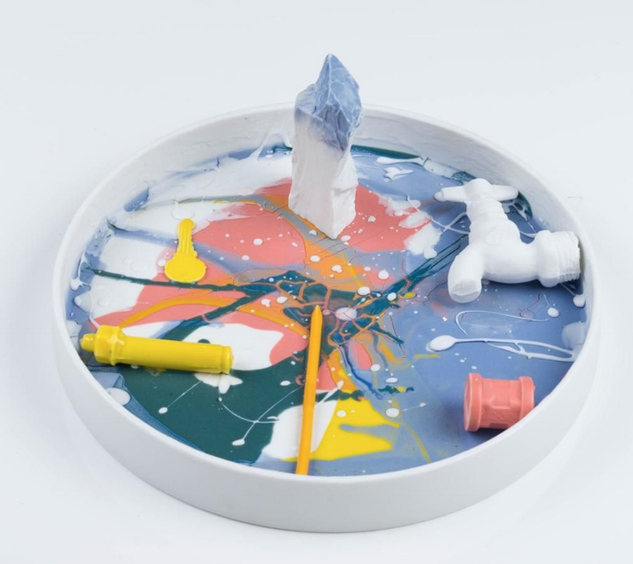 Fabricated Construction 15 , 2018. Porcelain, fire to 1300C, gas reduction, 9 cm x 24 cm 重造筑建15, 2018, 瓷泥, 烧至1300C, 气窑, 9 cm x 24 cm