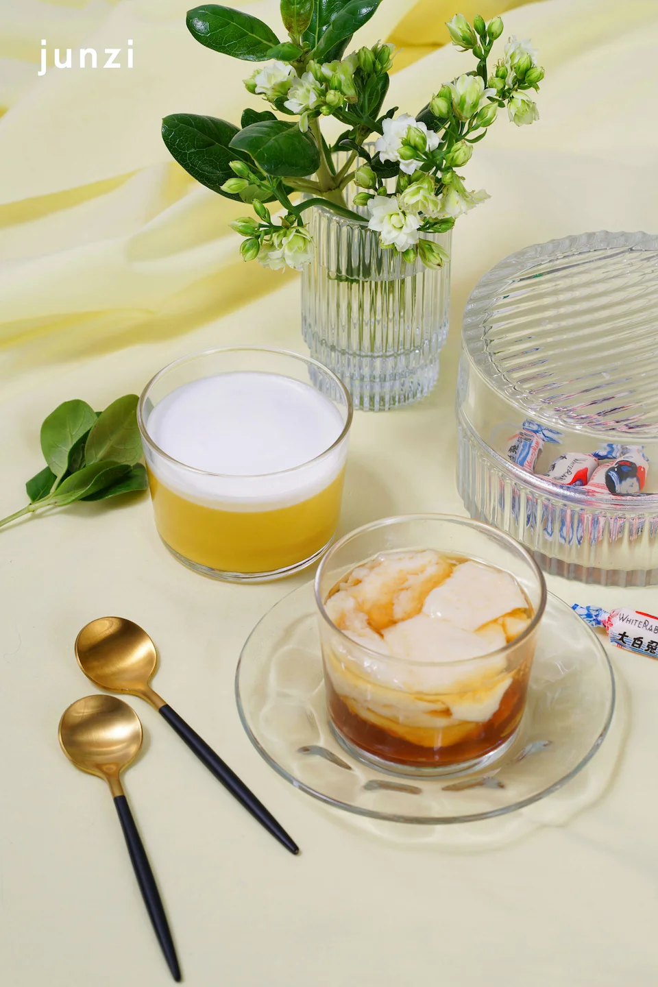 Sweet Silken Tofu and Mango Pudding ©Junzi Kitchen 甜豆花和芒果布丁 ©君子食堂
