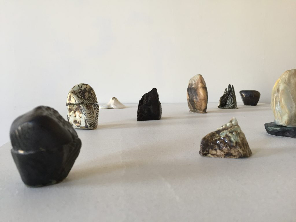  Hilda Shen,  Range of Mountains , 2014-2019. Glazed clay, Variable dimensions, ranging between 1-4 inches ©Hilda Shen, courtesy of Fou Gallery 