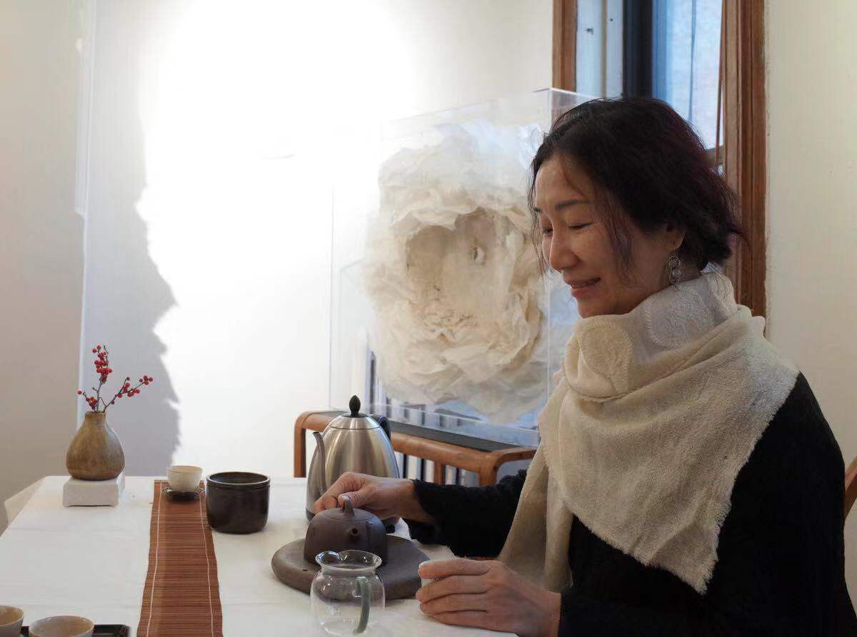 TEA PRACTITIONER: Daisy (Lanzhi) Dai 茶人: 代兰芝