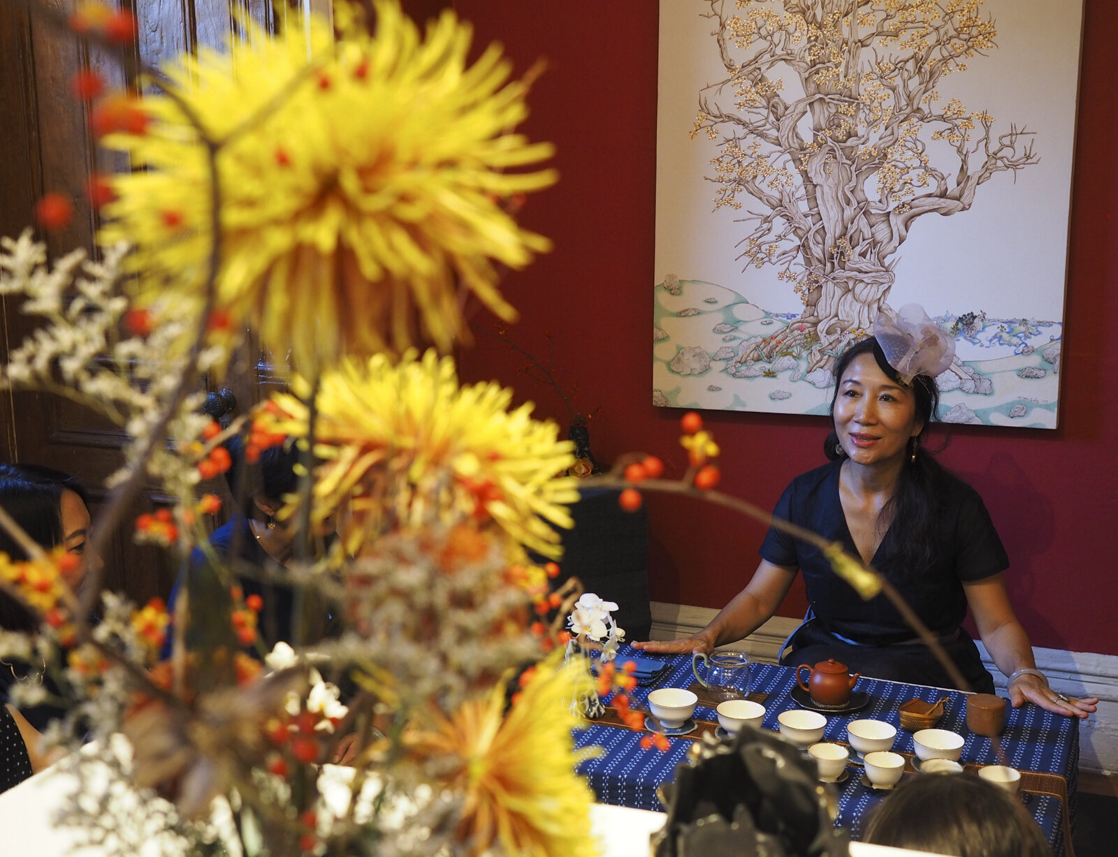   Ikebana and Tea Ceremony at Present , photo by Liang Hai, Courtesy Fou Gallery. 