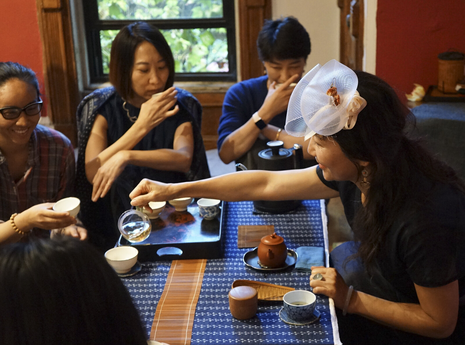   Ikebana and Tea Ceremony at Present , photo by Yilan Wang, Courtesy Fou Gallery. 