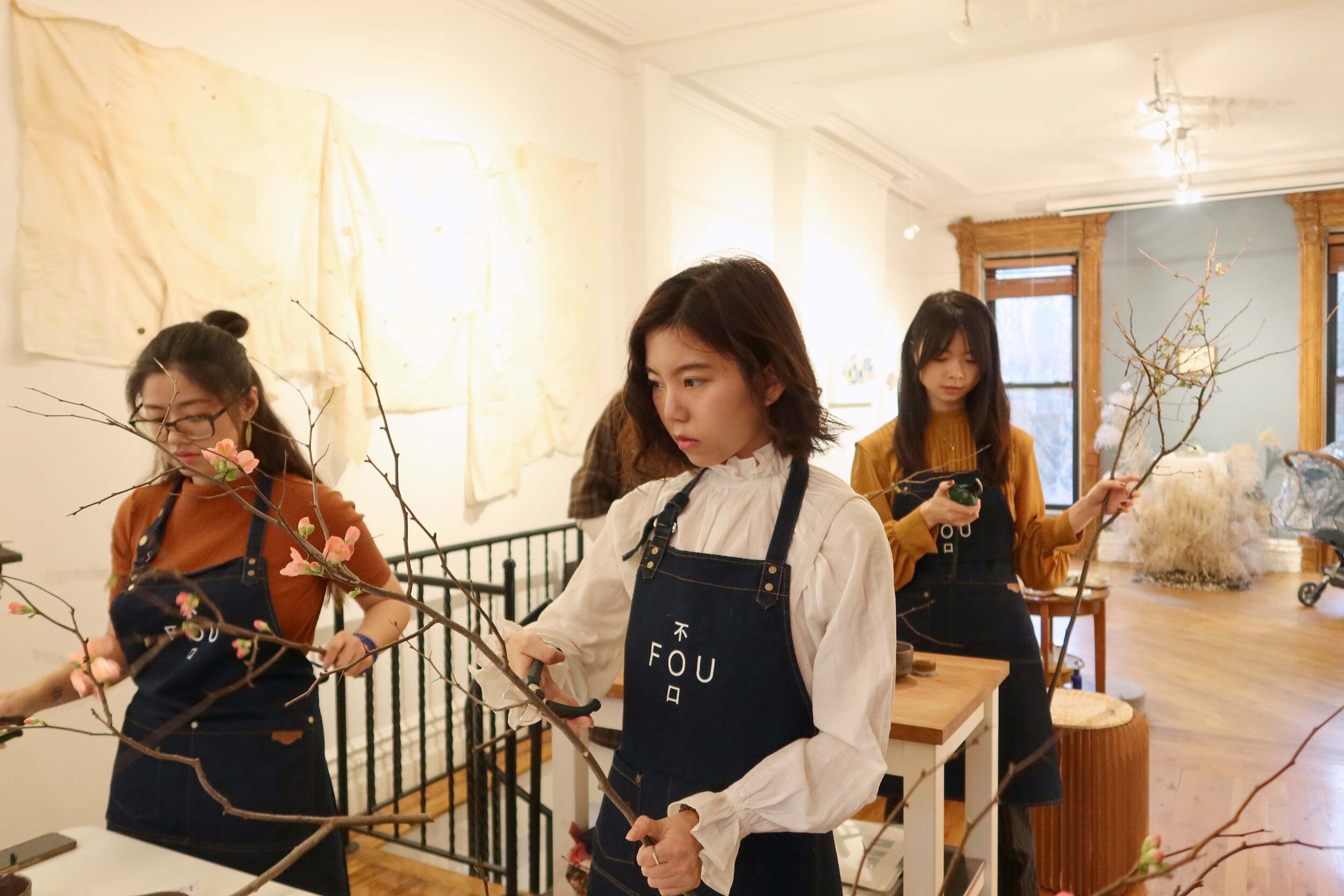   A Taste of Ikebana  at Fou Gallery (12.14.2019), photo by Jingxin Hu, courtesy Fou Gallery. 