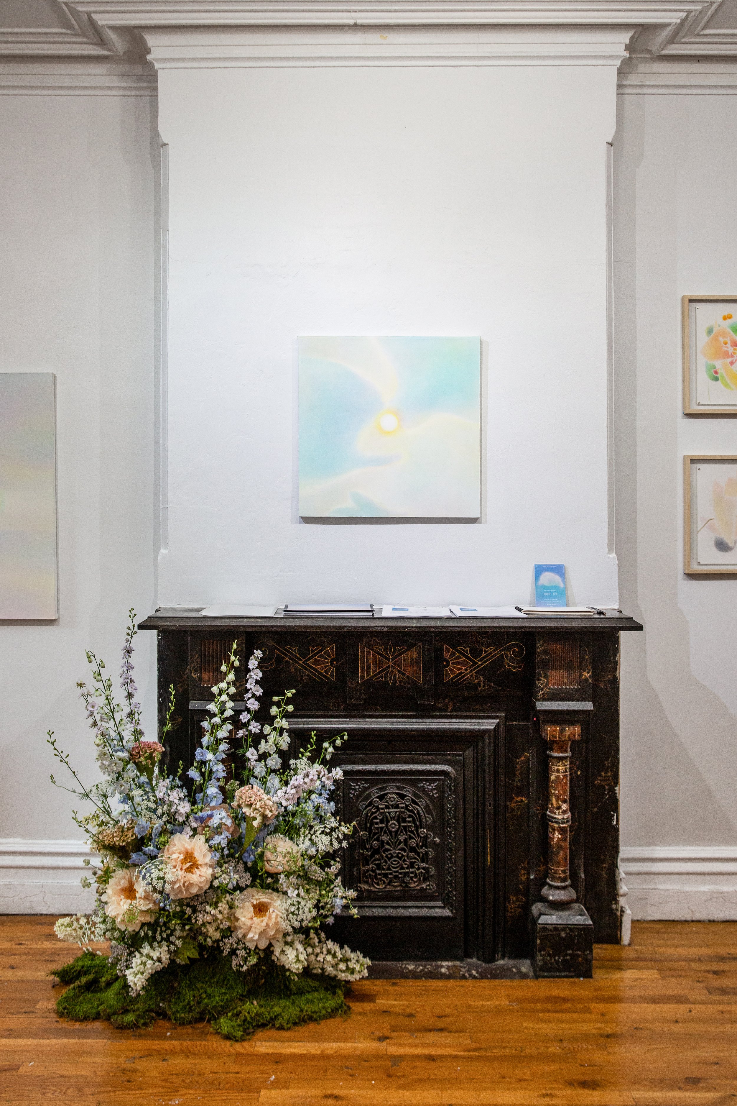  Installation view of Shuling Guo: Sotto Voce. Flower art by Ye Zi. Photo by Lynn Hai ©Shuling Guo, courtesy of Fou Gallery 